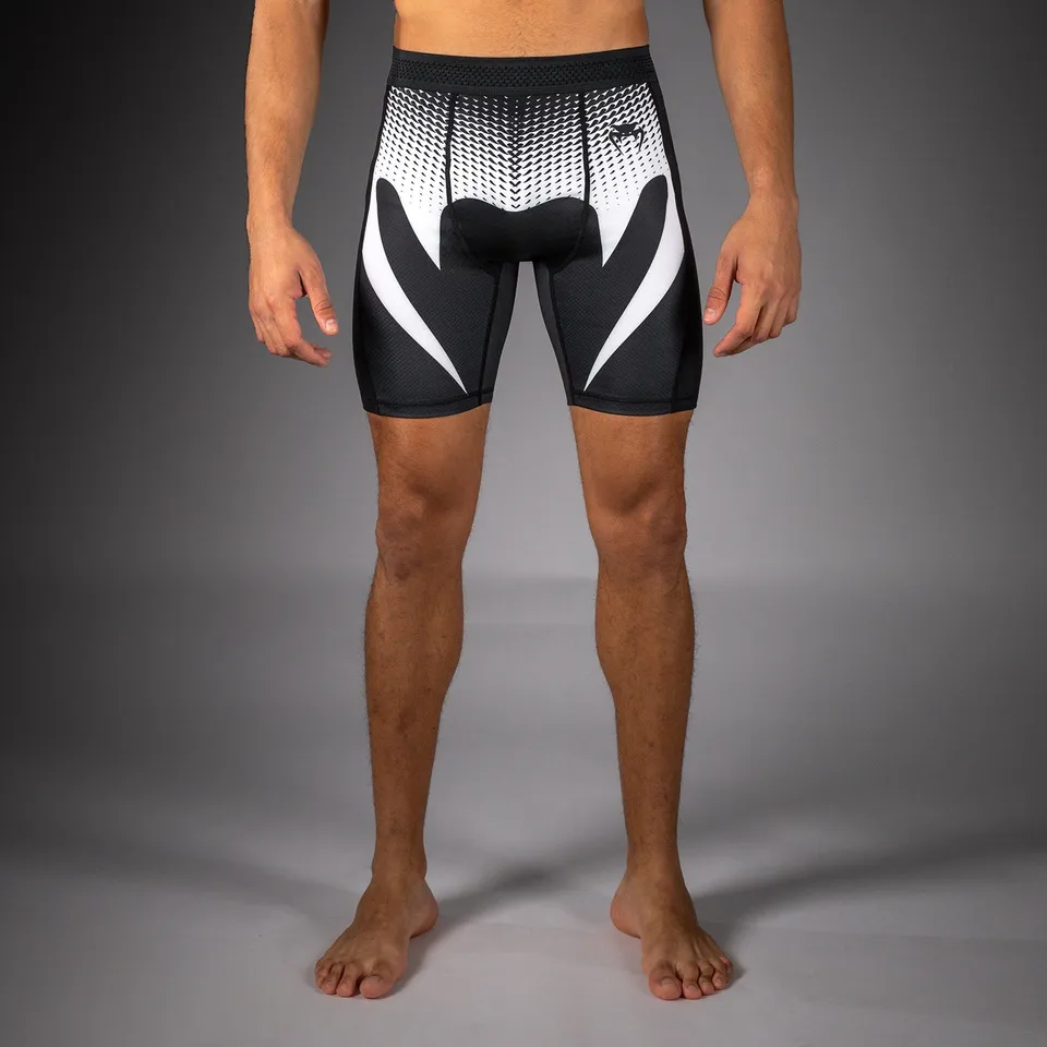 venum-no-gi-vale-tudo-shorts-schwarz-wei image 1