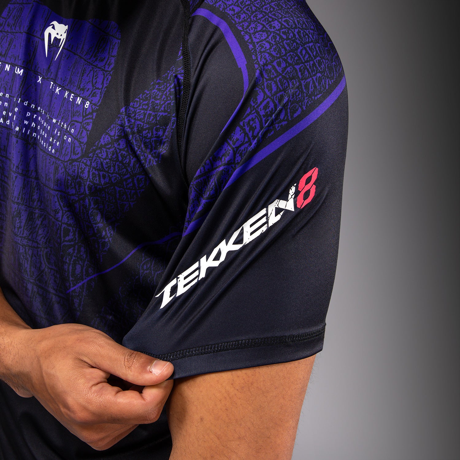 venum-x-tekken-8-dry-tech-t-shirt-kazuya-herren-schwarz-lila image 6
