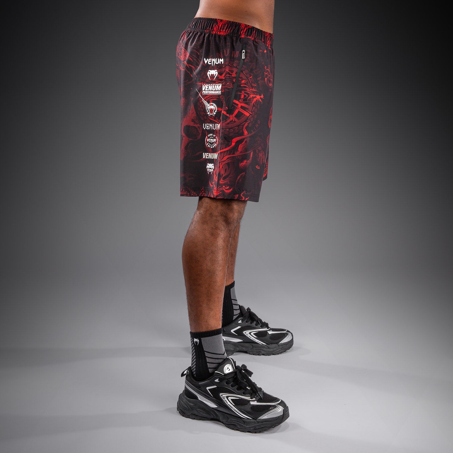 venum-20th-anniversary-trainingsshorts-schwarz-rot image 2