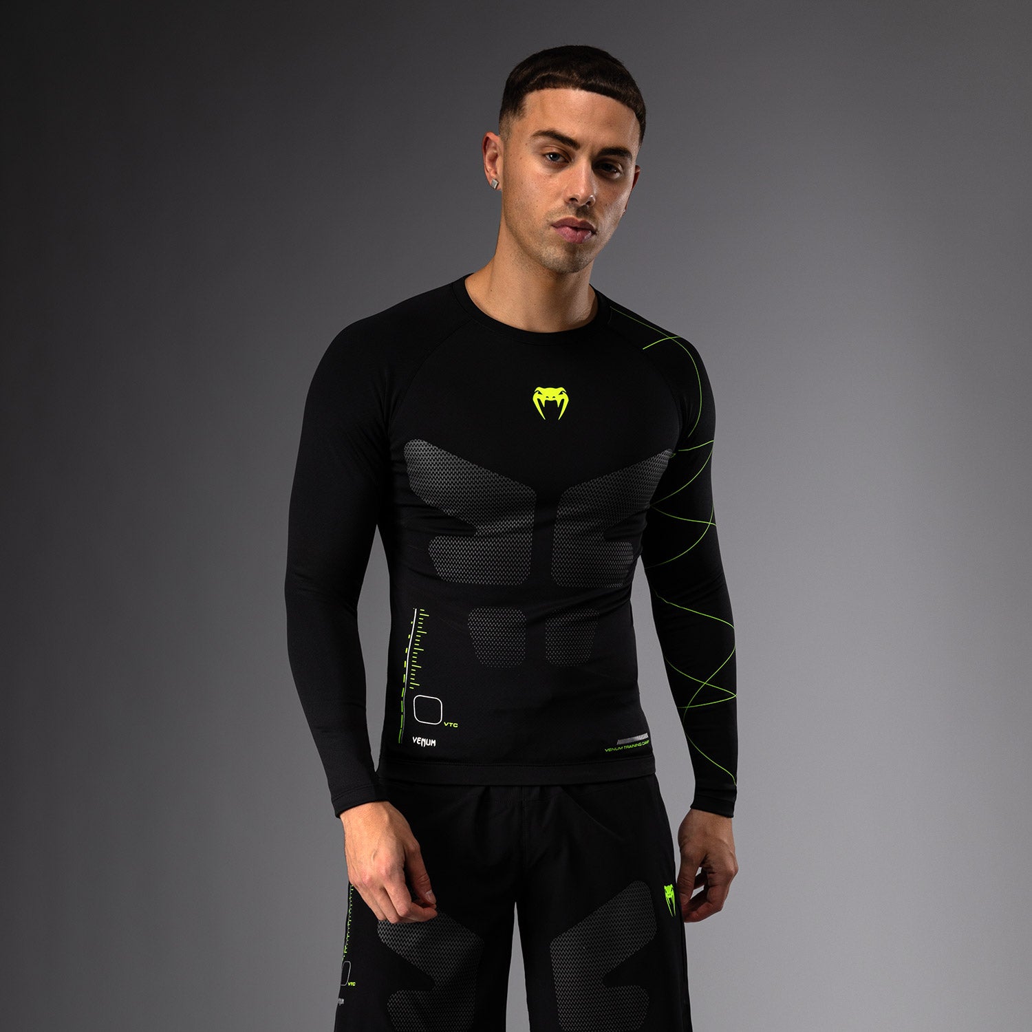 venum-training-camp-4-0-langarm-rashguard-herren-schwarz-neongr-n image 1