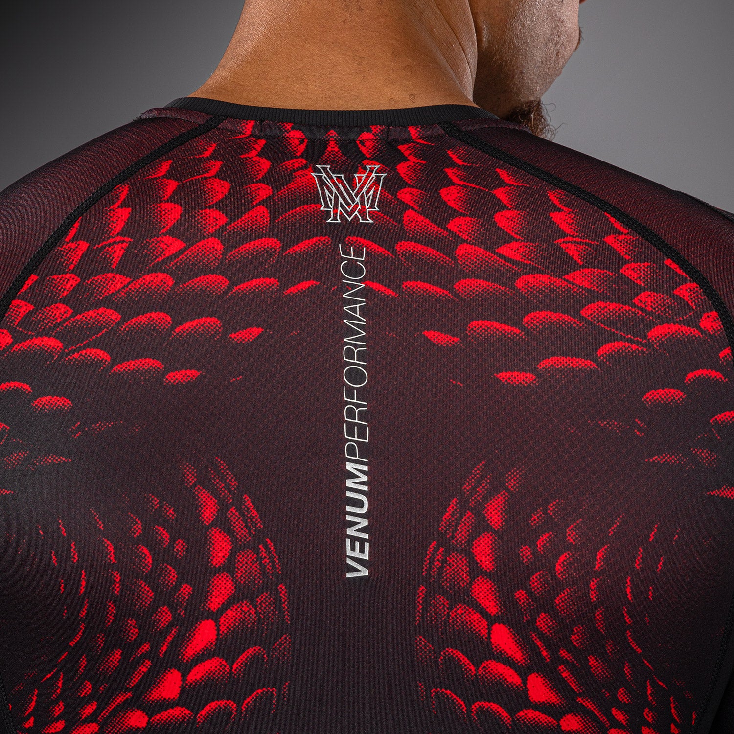 venum-matupa-rashguard-langarm-schwarz-rot-silber image 5