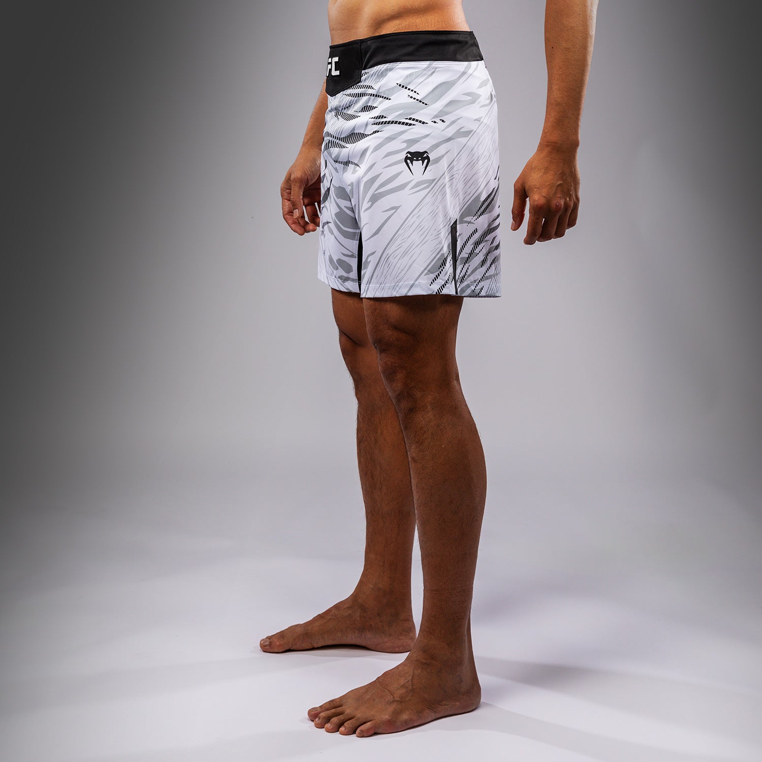 ufc-fusion-by-venum-authentic-fight-night-fight-short-herren-wei-short-fit image 3