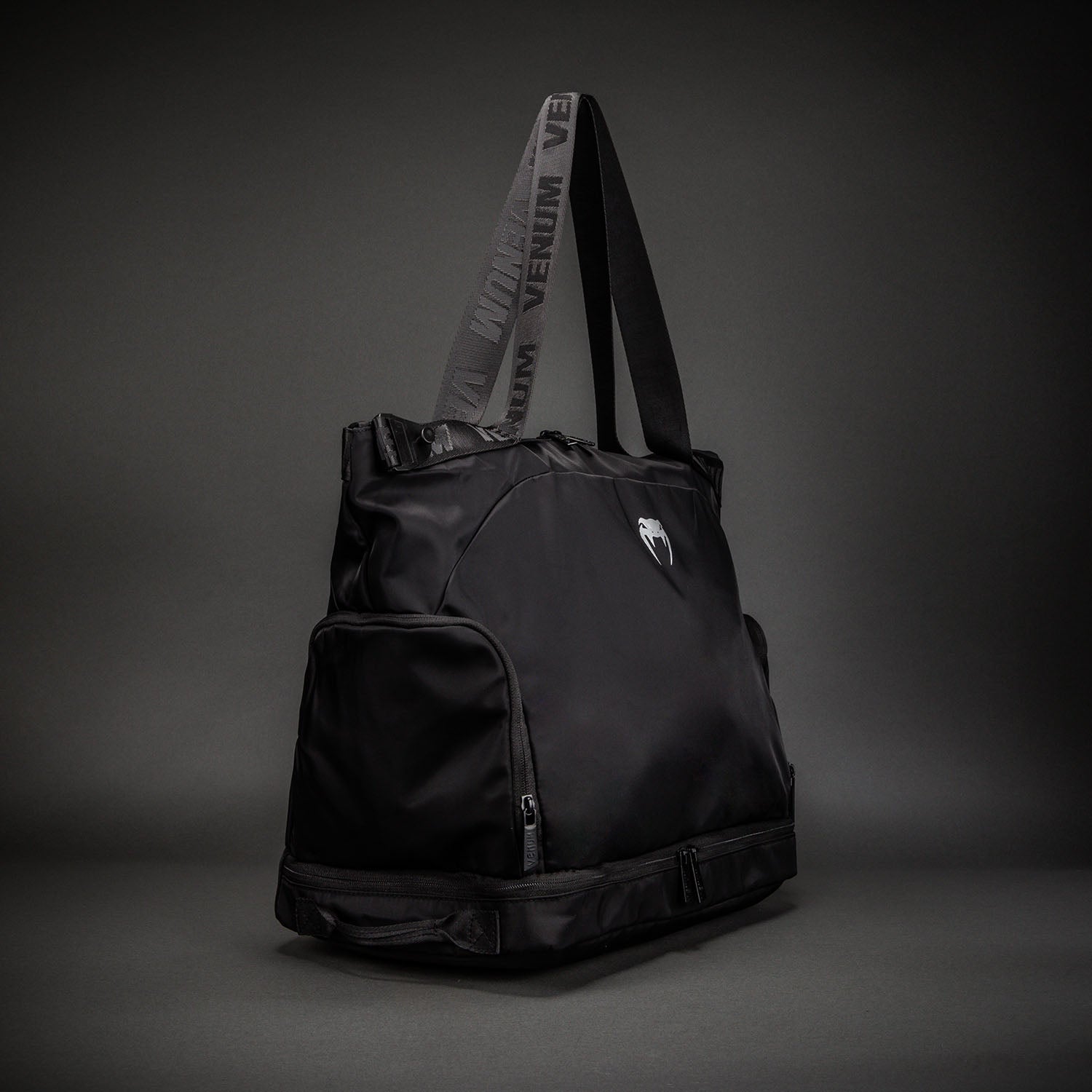 venum-essential-sporttasche-tote-bag-schwarz image 4