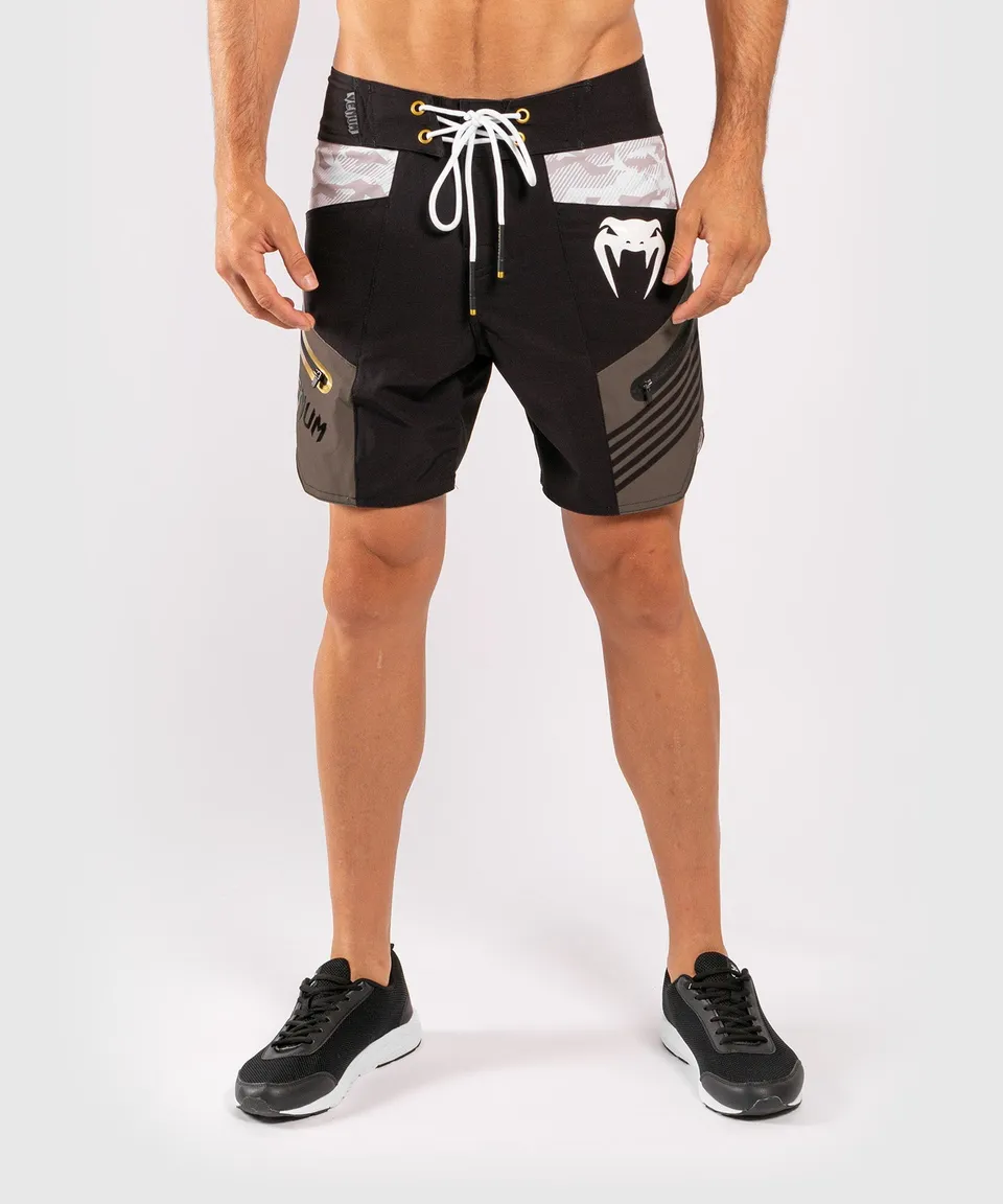 venum-cargo-badeshorts-schwarz-grau image 1