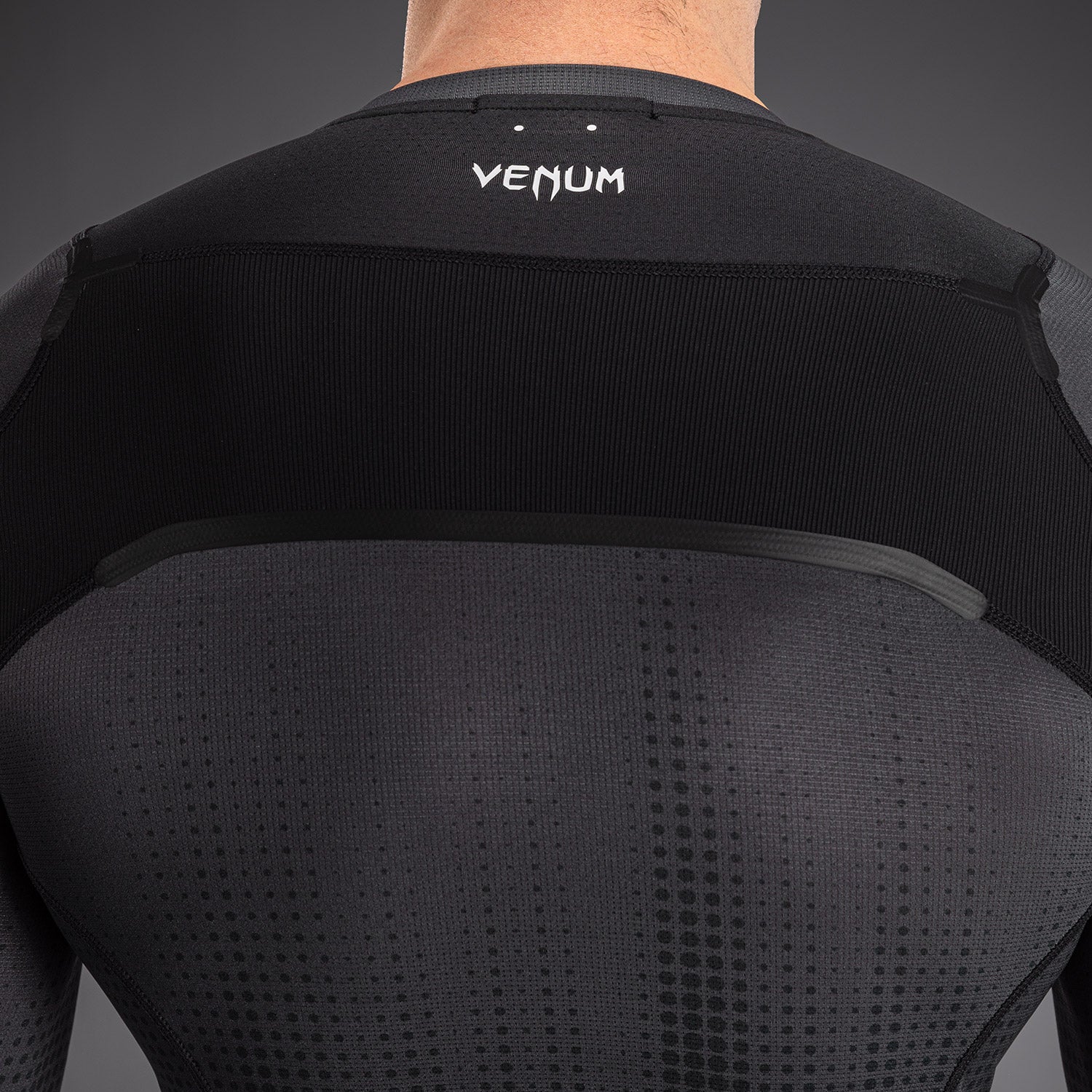 venum-stealth-langarm-rashguard-schwarz-wei image 6