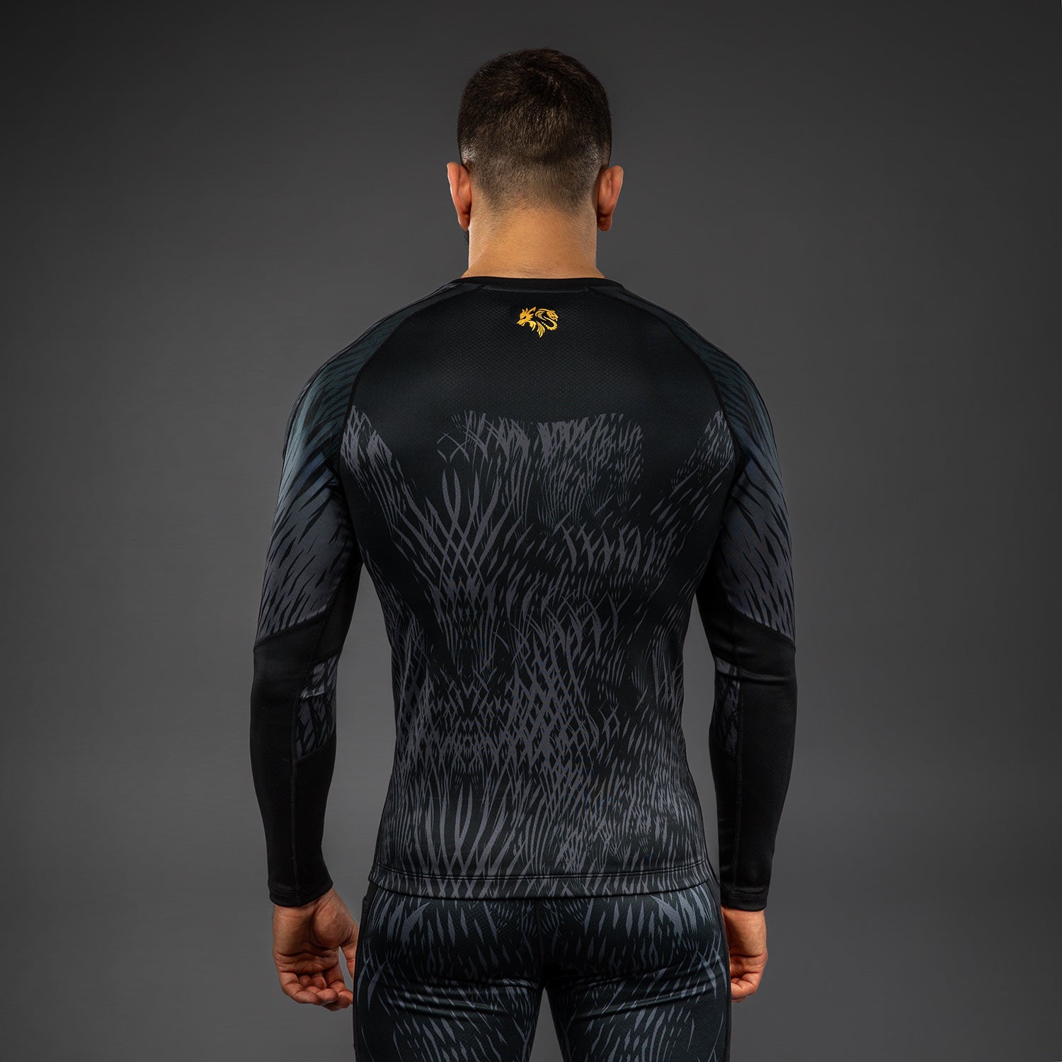 venum-x-chimaev-wild-borz-langarm-rashguard-schwarz-grau image 4