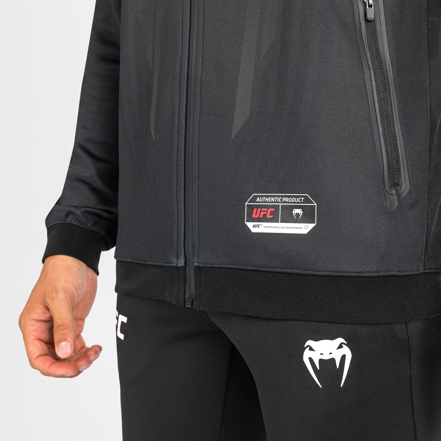 ufc-venum-authentic-fight-night-2-0-walkout-hoodie-herren-schwarz image 7