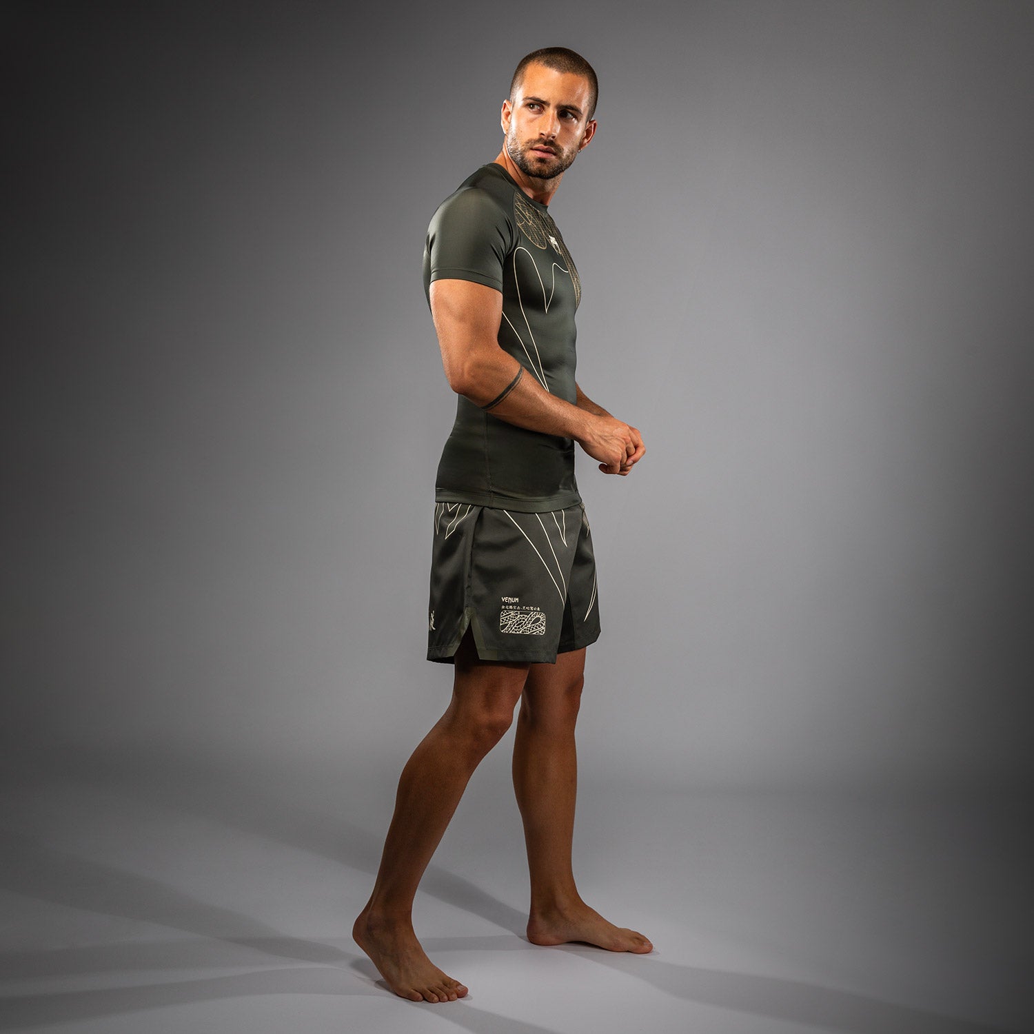 venum-serpenti-kurzarm-rashguard-khaki-bronze-ivory image 7