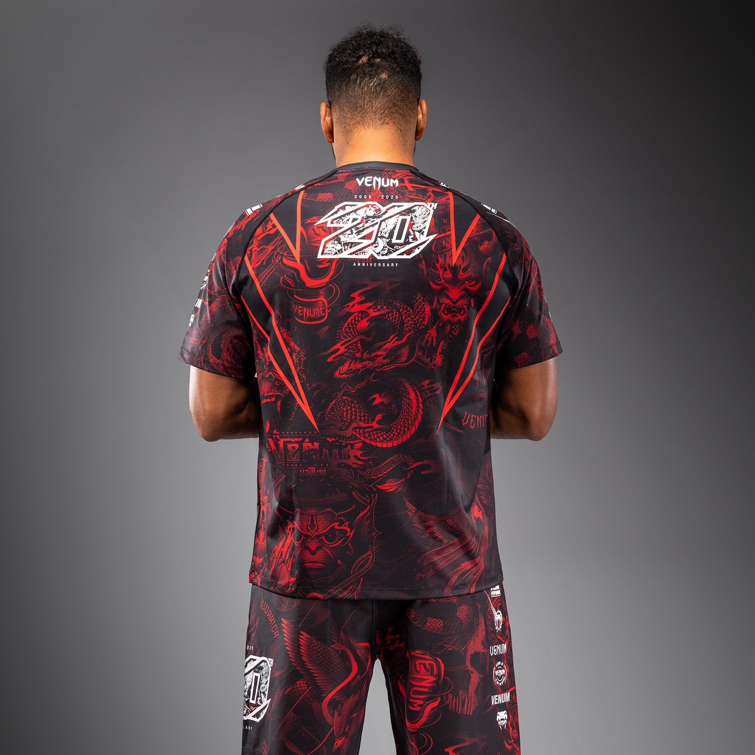 venum-20th-anniversary-dry-tech-t-shirt-schwarz-rot-herren image 4