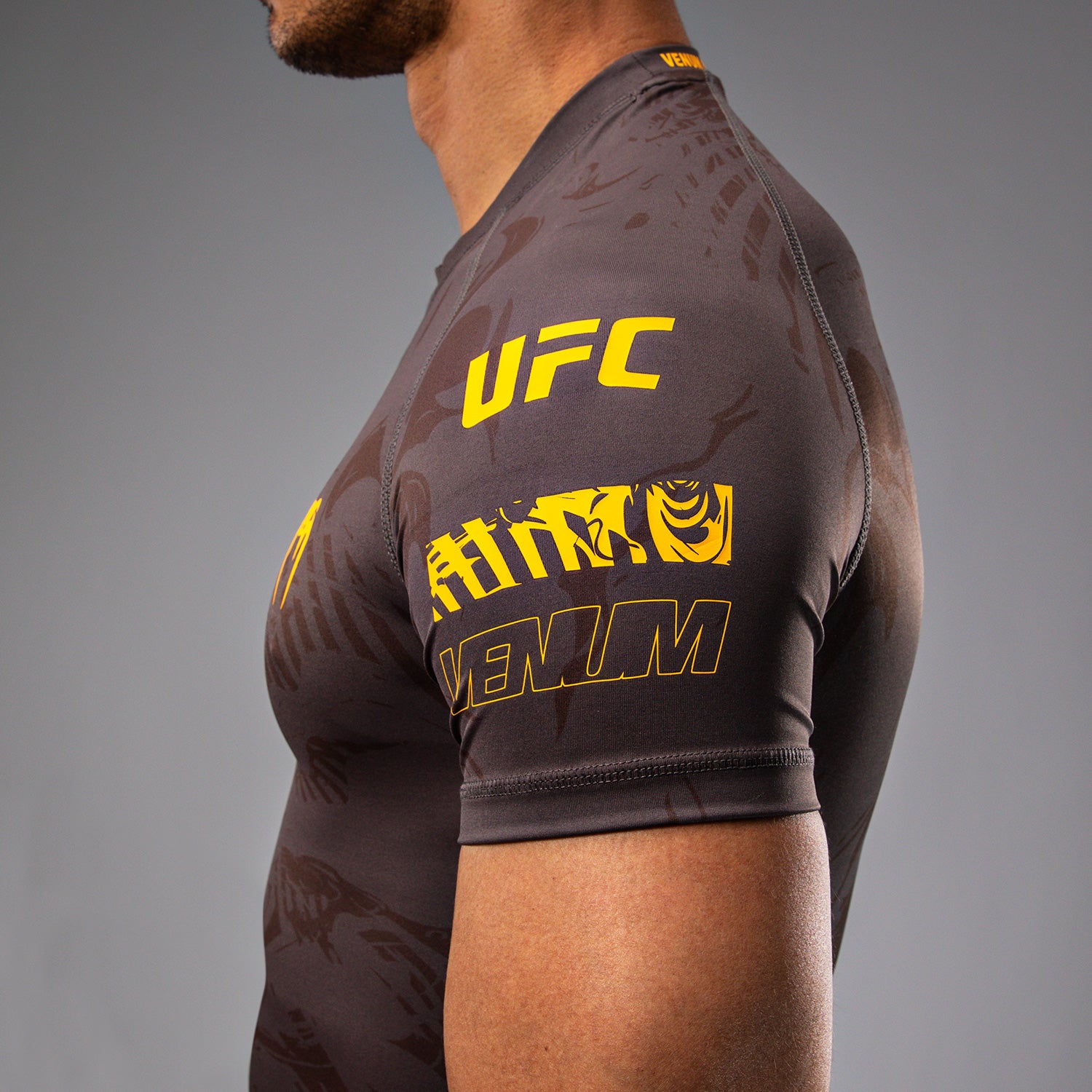 ufc-fusion-by-venum-fight-week-herren-performance-kurzarm-rashguard-erdiges-brau image 6