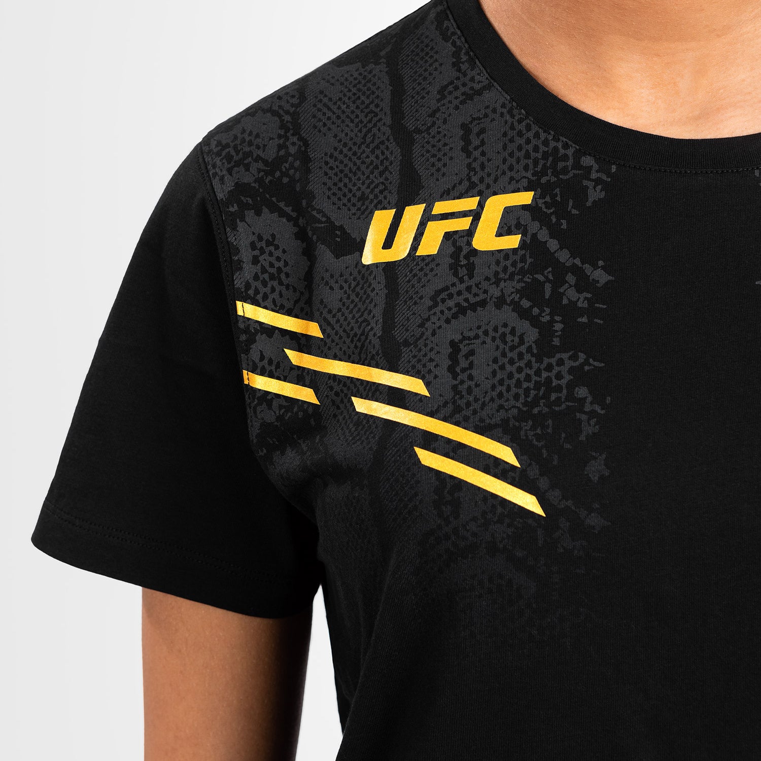 ufc-adrenaline-by-venum-replica-damen-t-shirt-champion-schwarz-gold image 5