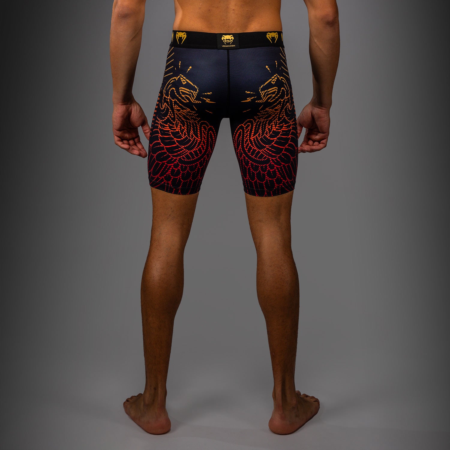 venum-quetzal-fury-vale-tudo-shorts-schwarz-fury-rot-tangerine image 2