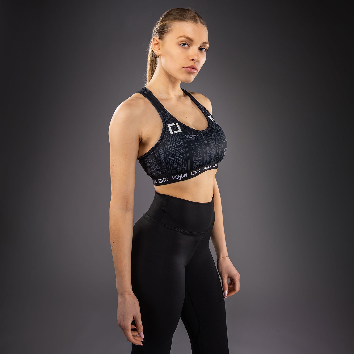 venum-karate-combat-sport-bh-schwarz-grau-damen image 2