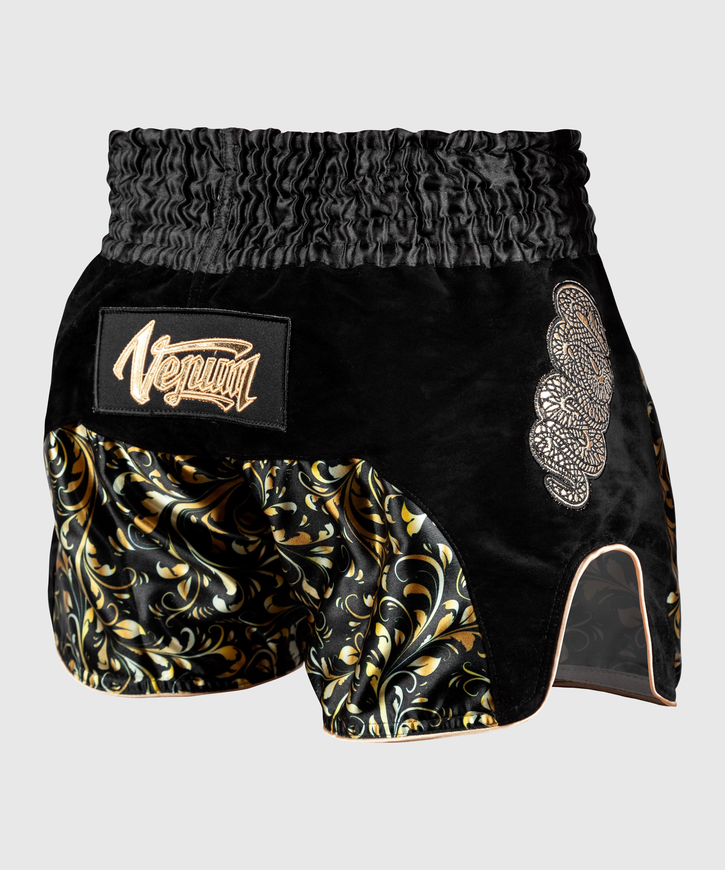 venum-absolute-muay-thai-shorts-schwarz-gold image 2