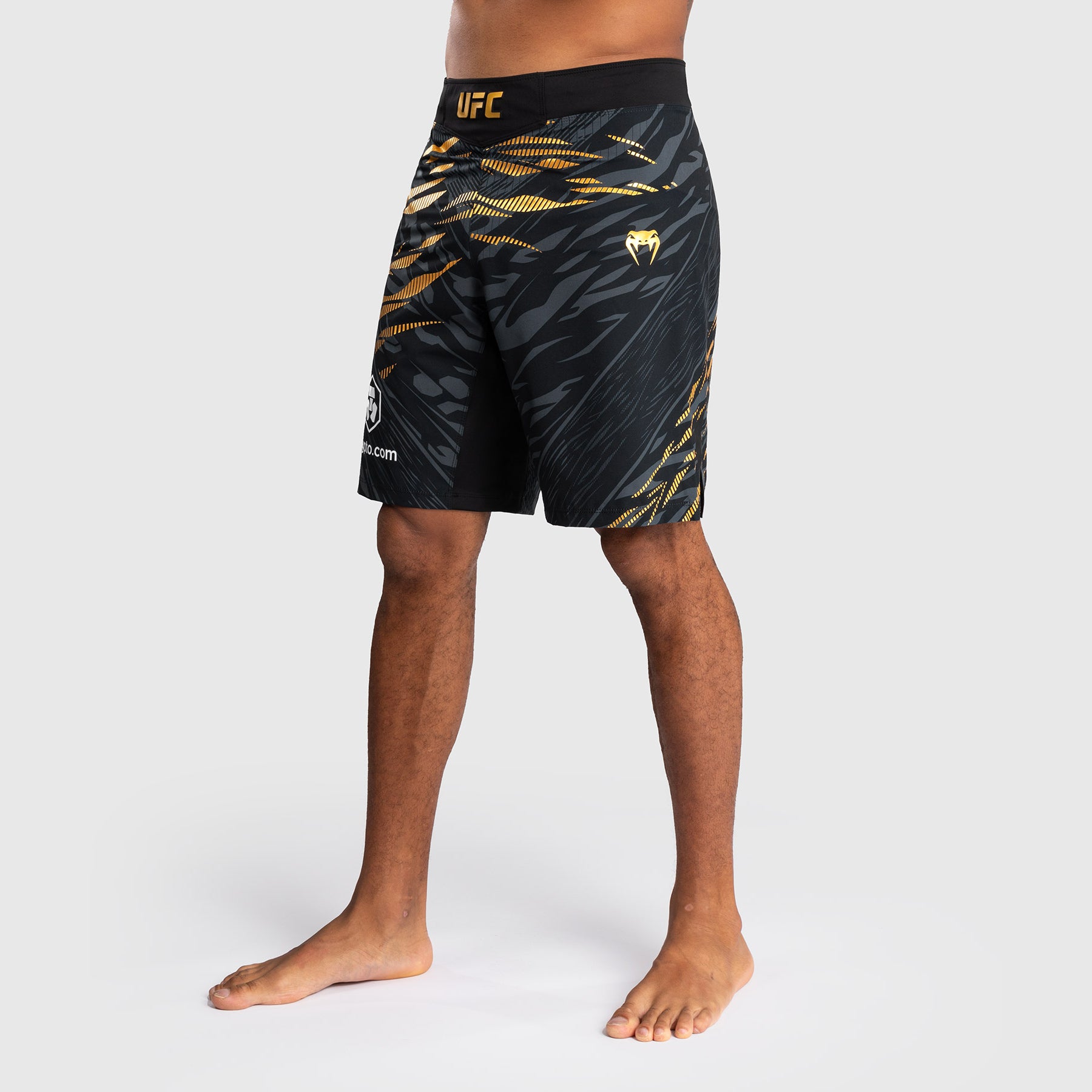 venum-ufc-fusion-authentic-fight-night-fight-short-herren-long-fit-champion-gold image 4