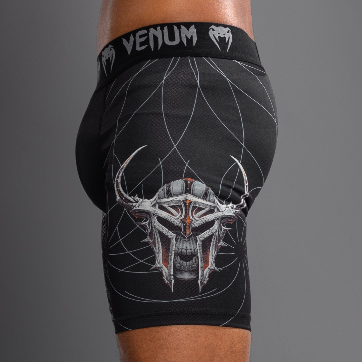 venum-gladiator-5-0-vale-tudo-shorts-herren-schwarz-silber image 3
