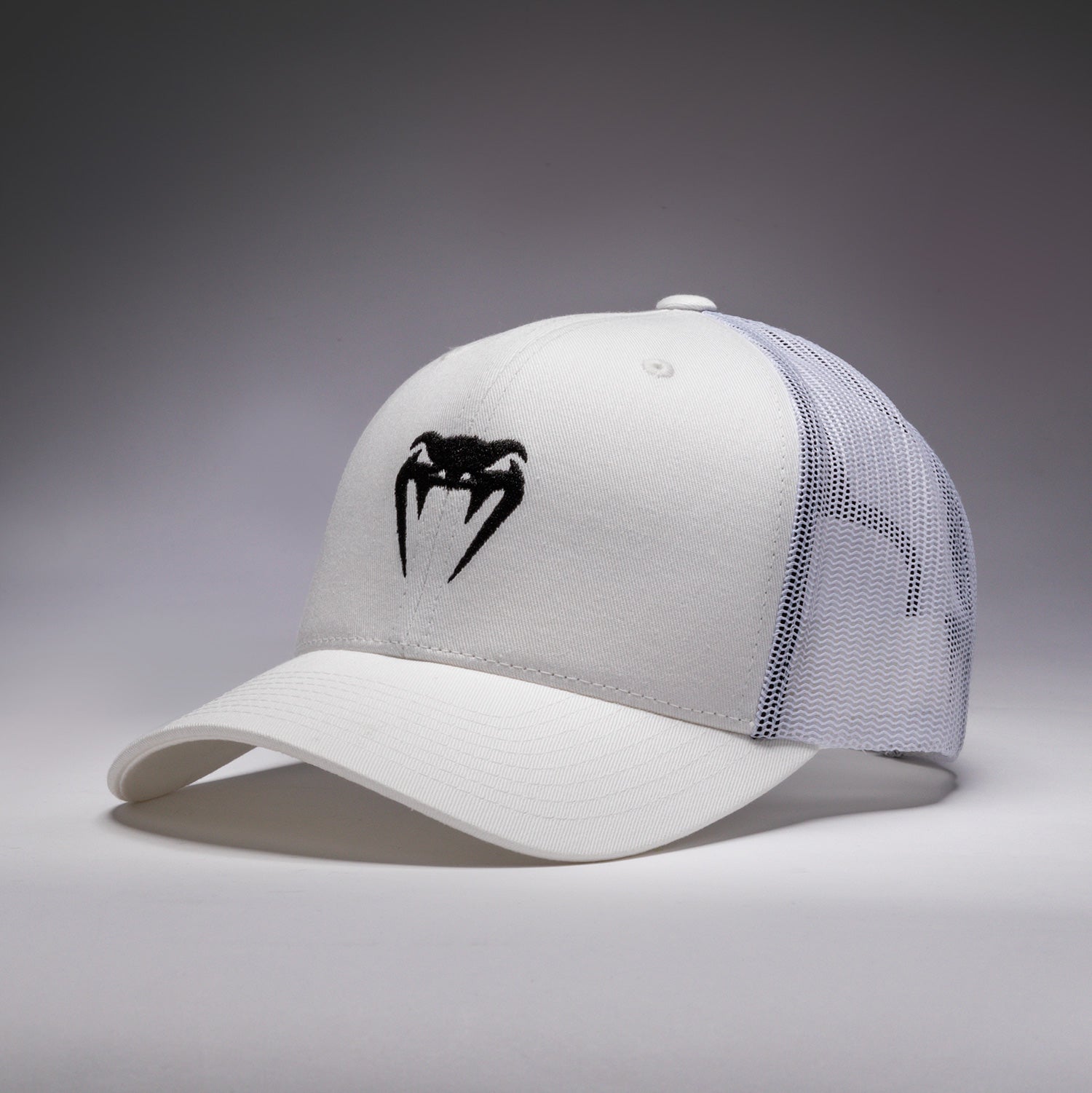venum-classic-trucker-cap-schneewei image 1