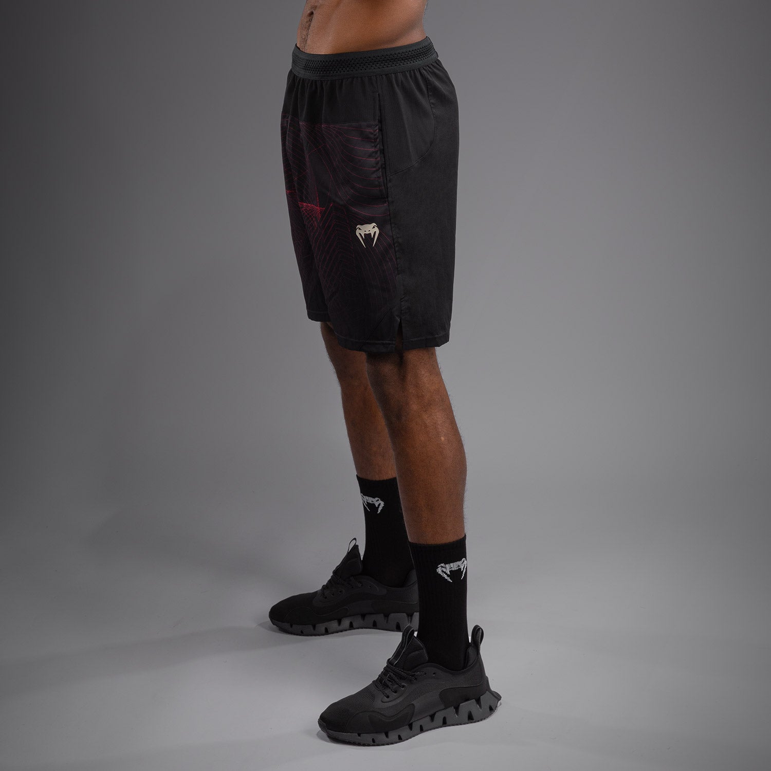 venum-g-fit-air-herren-trainingsshorts-tiefschwarz-feuerrot image 2