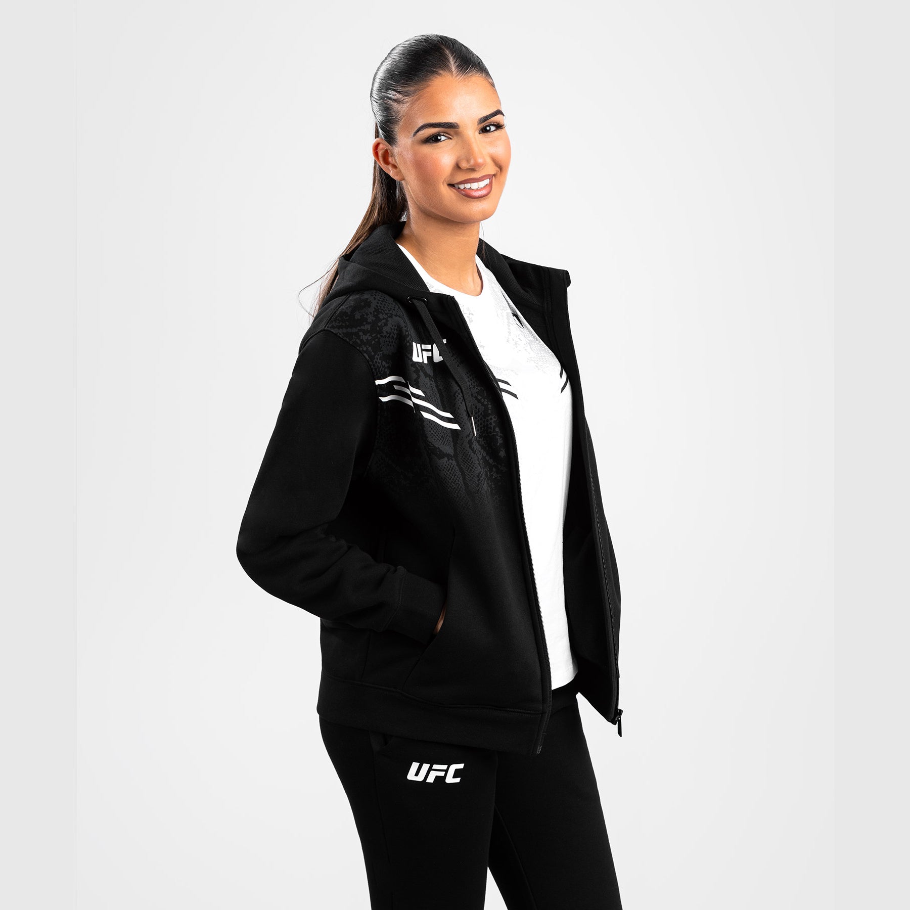 venum-ufc-adrenaline-replica-zip-hoodie-schwarz-damen image 8