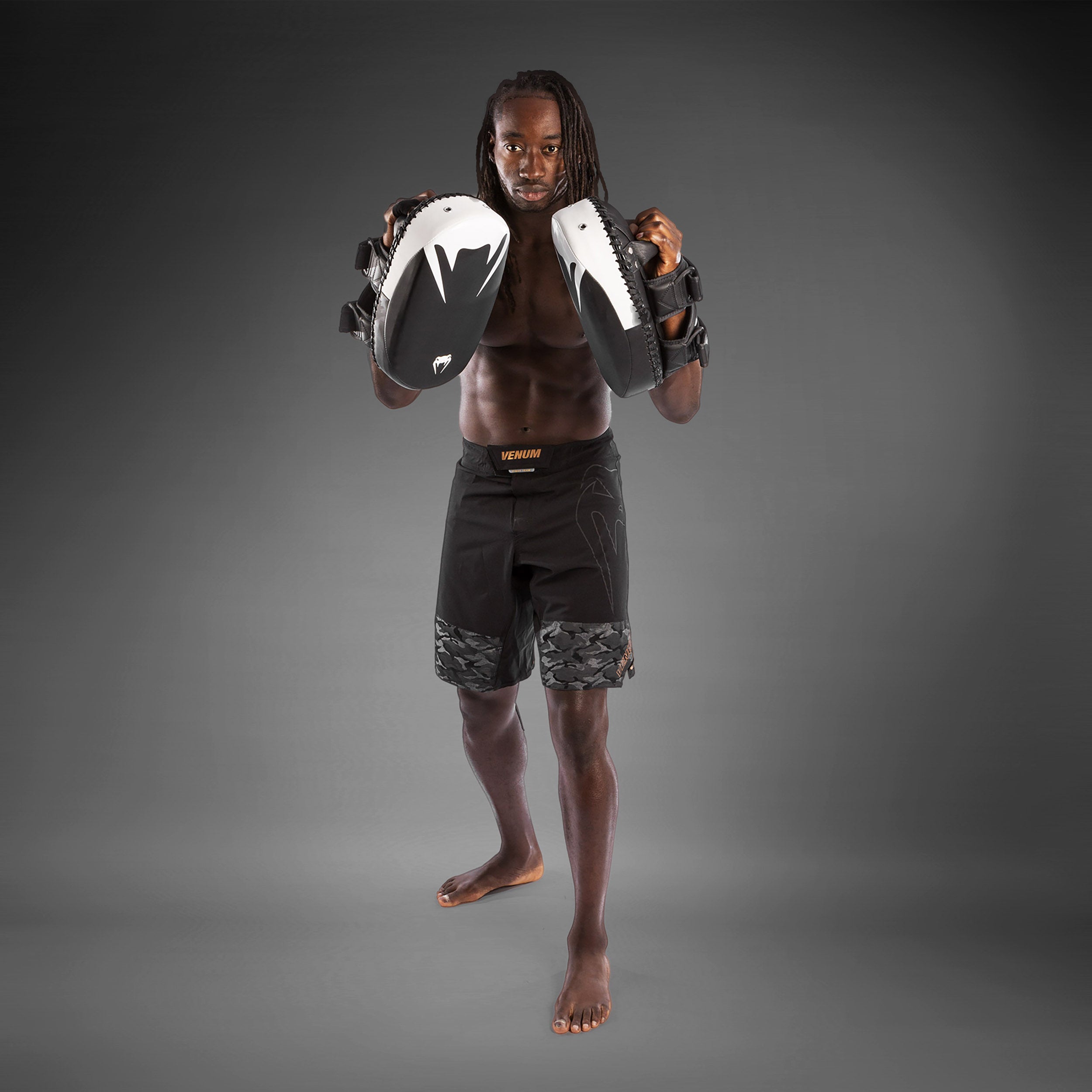 venum-kickboxing-light-kick-pad-2-0-pratze-schwarz image 4