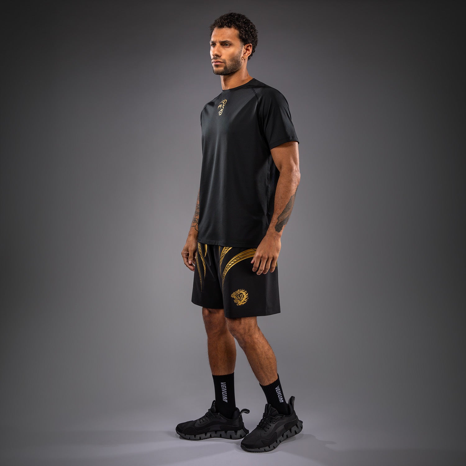 venum-x-mike-tyson-tiger-dry-tech-t-shirt-schwarz-gold-herren image 3