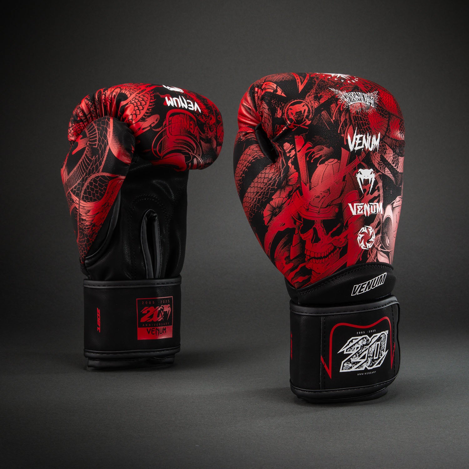 venum-20th-anniversary-boxhandschuhe-schwarz-rot-mit-klettverschluss image 2