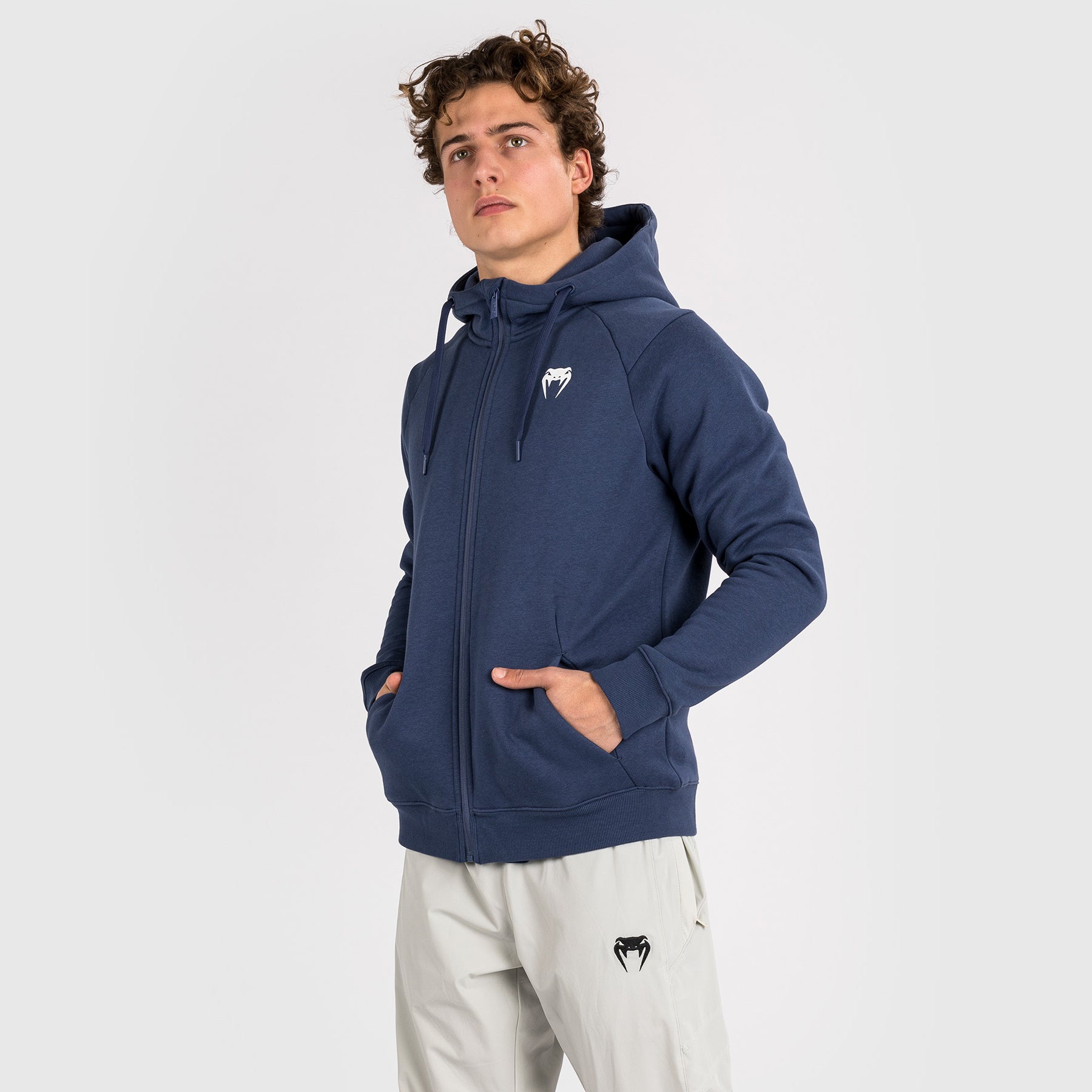 venum-strikeland-full-zip-hoodie-marineblau-herren image 2