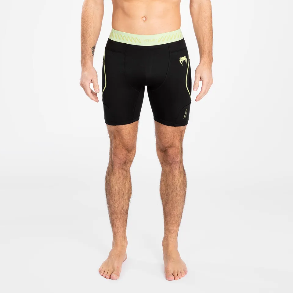 venum-fusion-2-0-vale-tudo-shorts-herren-schwarz-gelb image 1