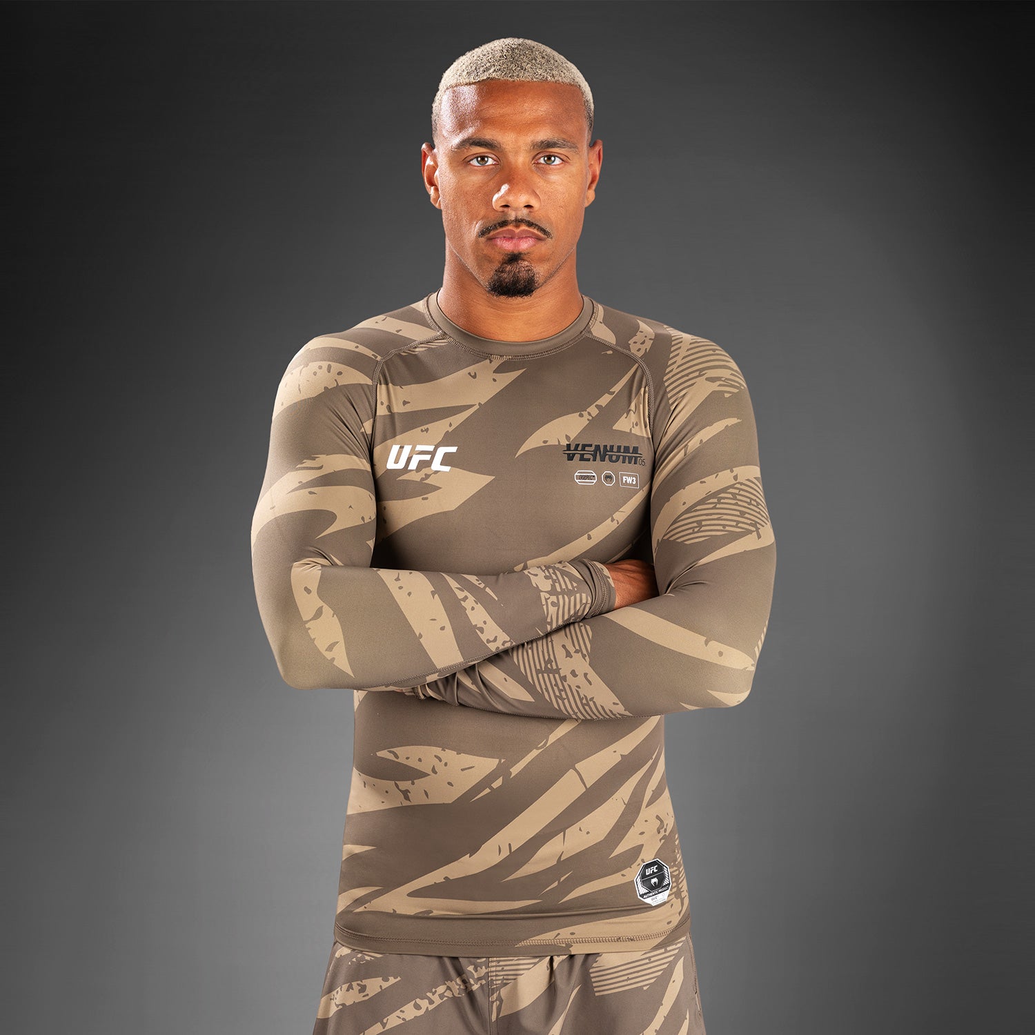 ufc-adrenaline-by-venum-fight-week-performance-rashguard-langarm-desert-camo image 1