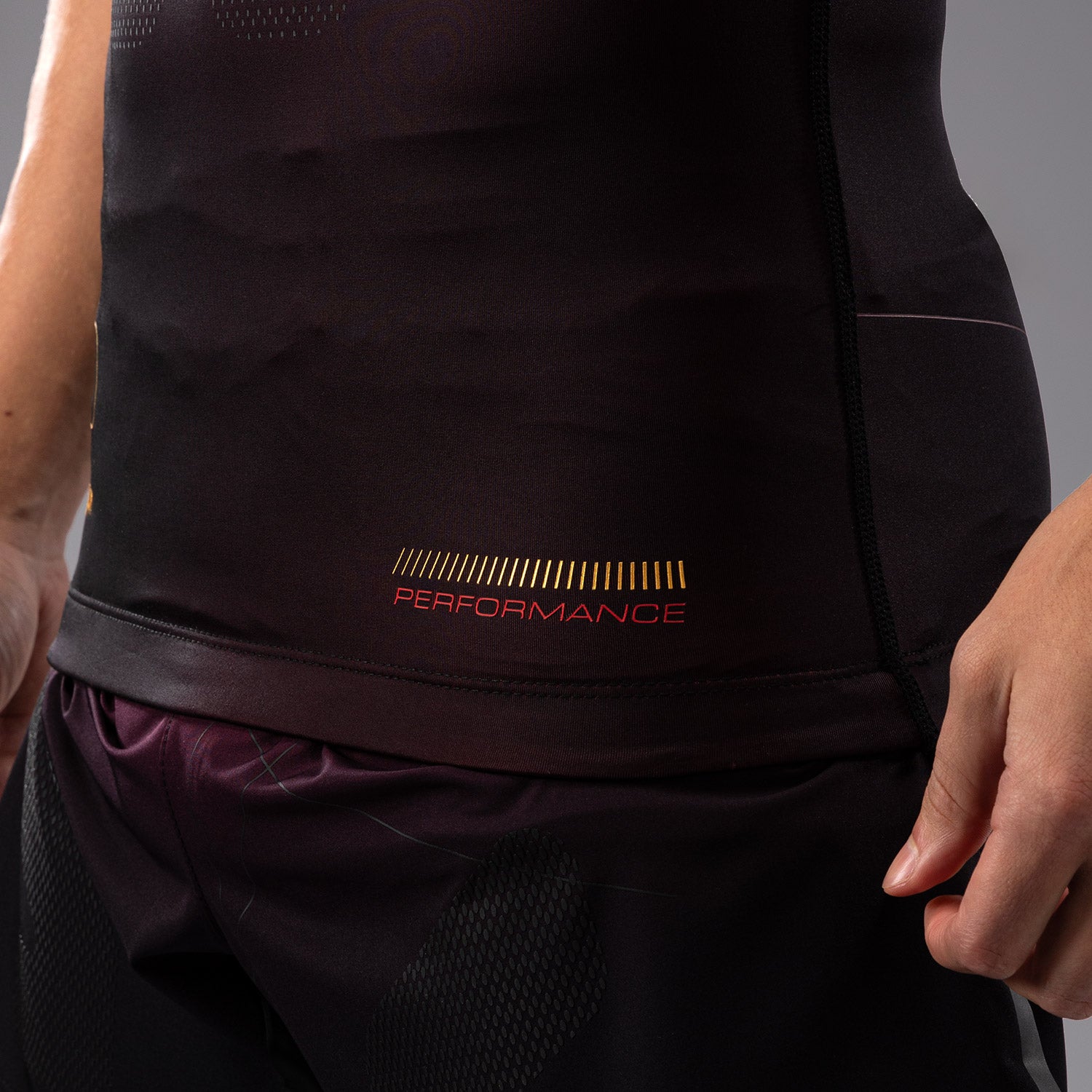 venum-tactical-xt-kurzarm-rashguard-f-r-m-nner-schwarz-burgund-gold image 4