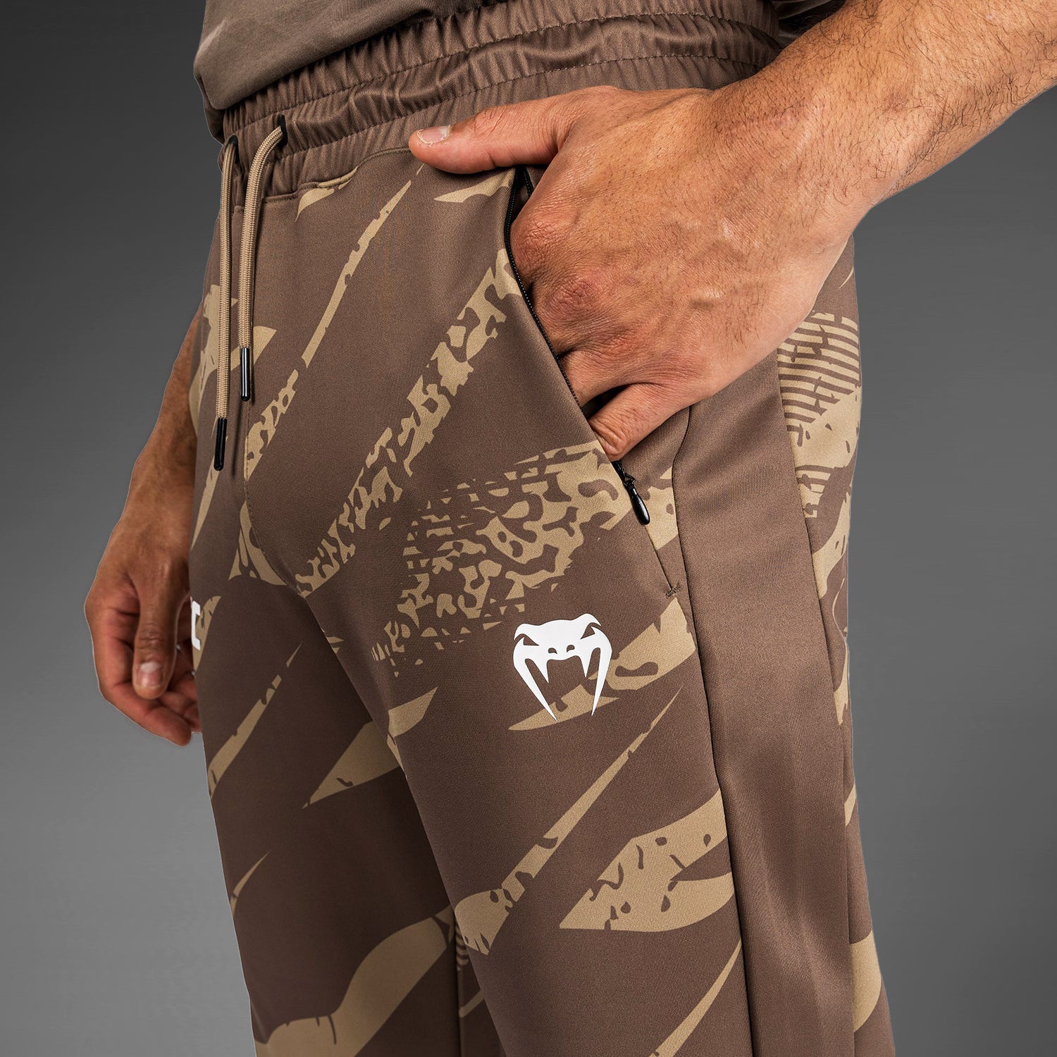 ufc-adrenaline-by-venum-fight-week-hose-herren-desert-camo image 5