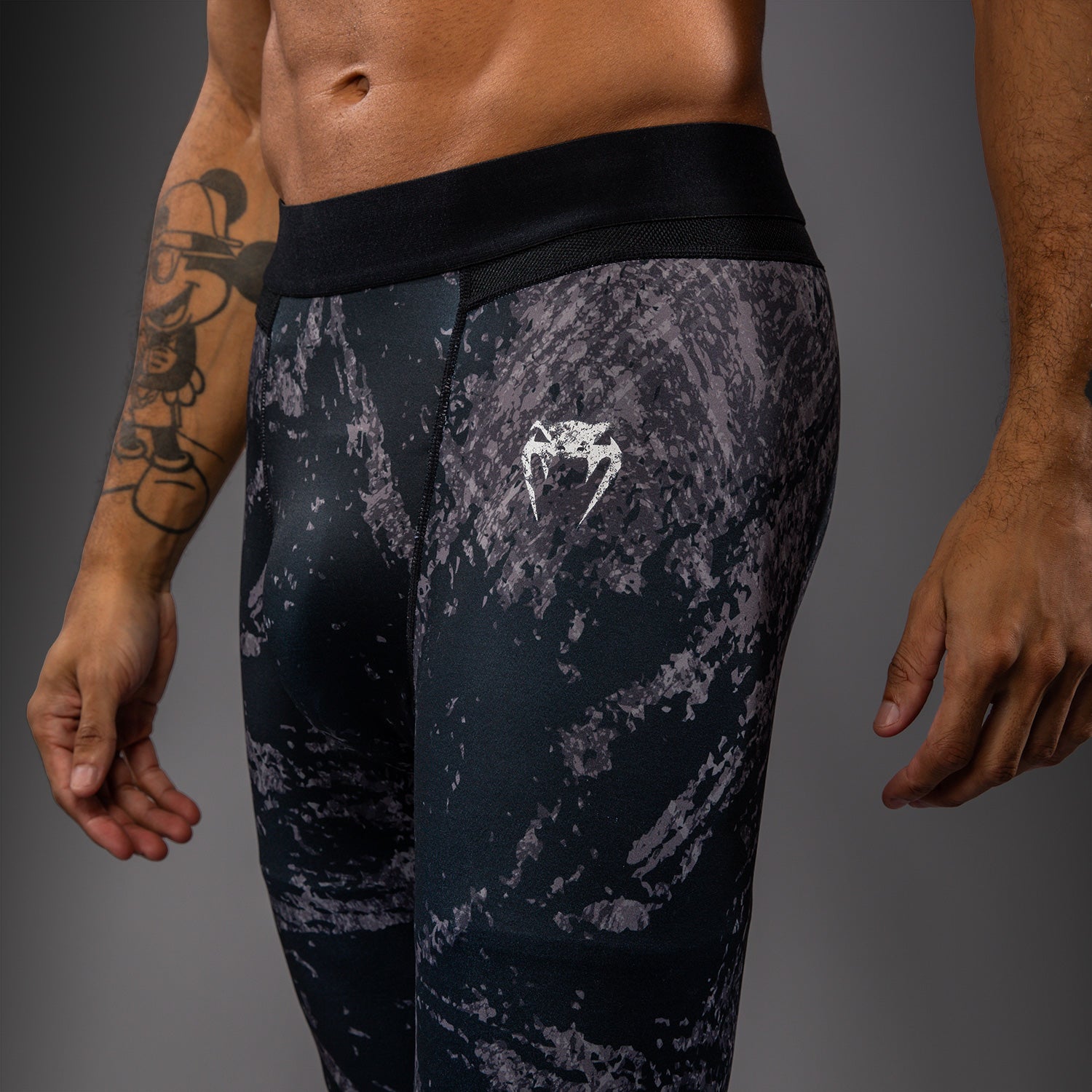 venum-rage-workout-kompressionshose-schwarz-grau image 4