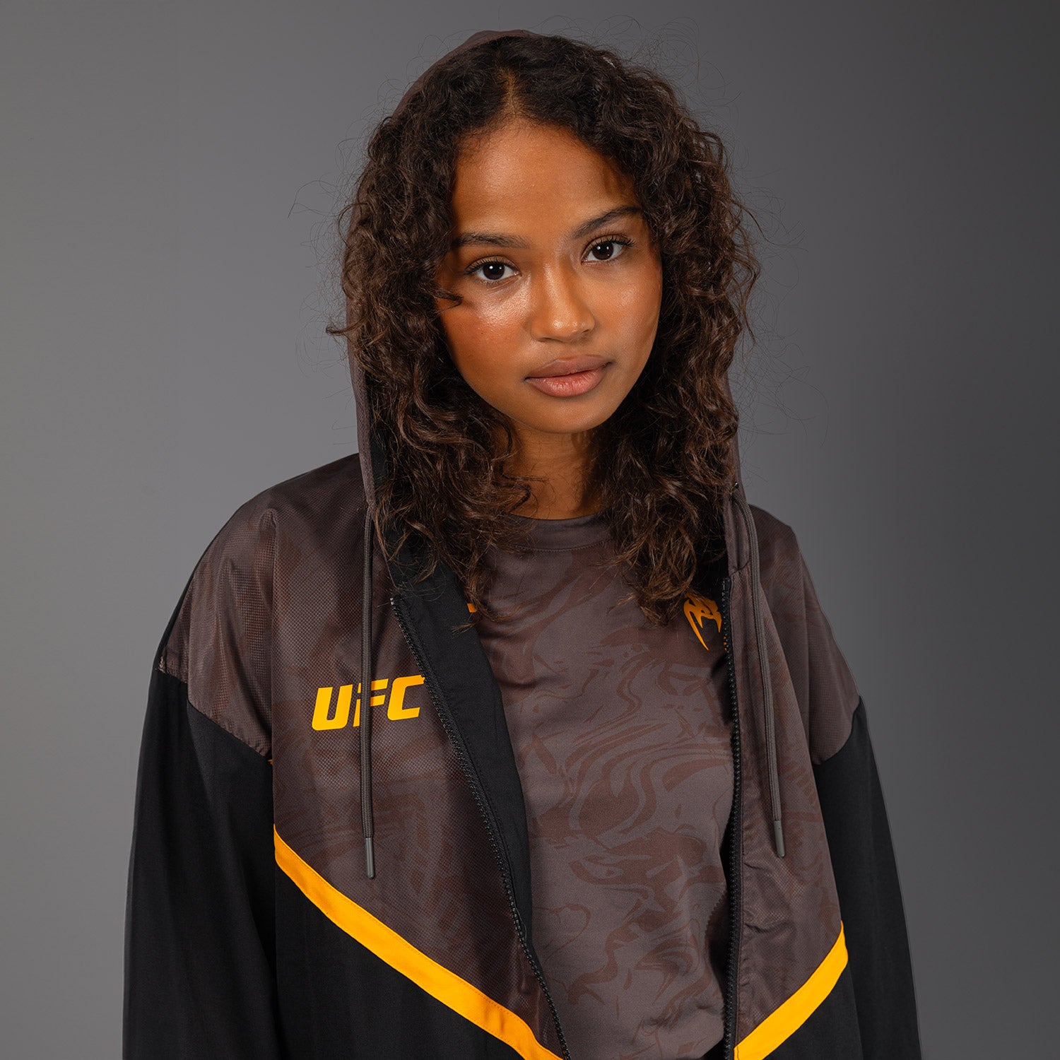 venum-ufc-fusion-fight-week-damen-zip-hoodie-erdiges-braun image 6