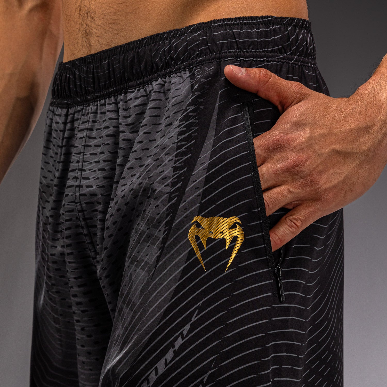 venum-galactic-3-0-trainingsshorts-schwarz-gold image 5