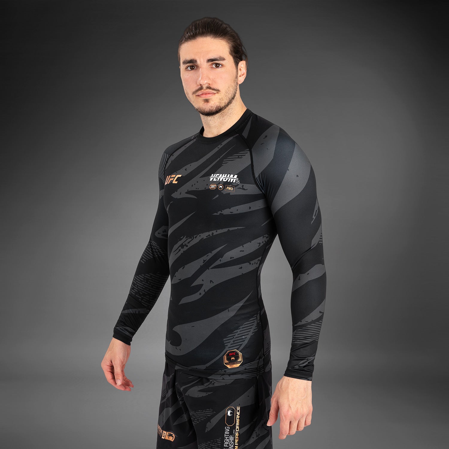 venum-ufc-adrenaline-fight-week-performance-langarm-rashguard-urban-camo-herren image 1