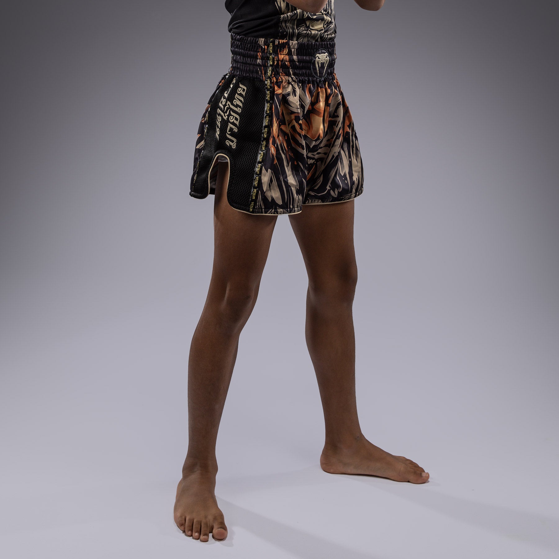 venum-tiger-kinder-muay-thai-shorts-schwarz-neon-orange image 4
