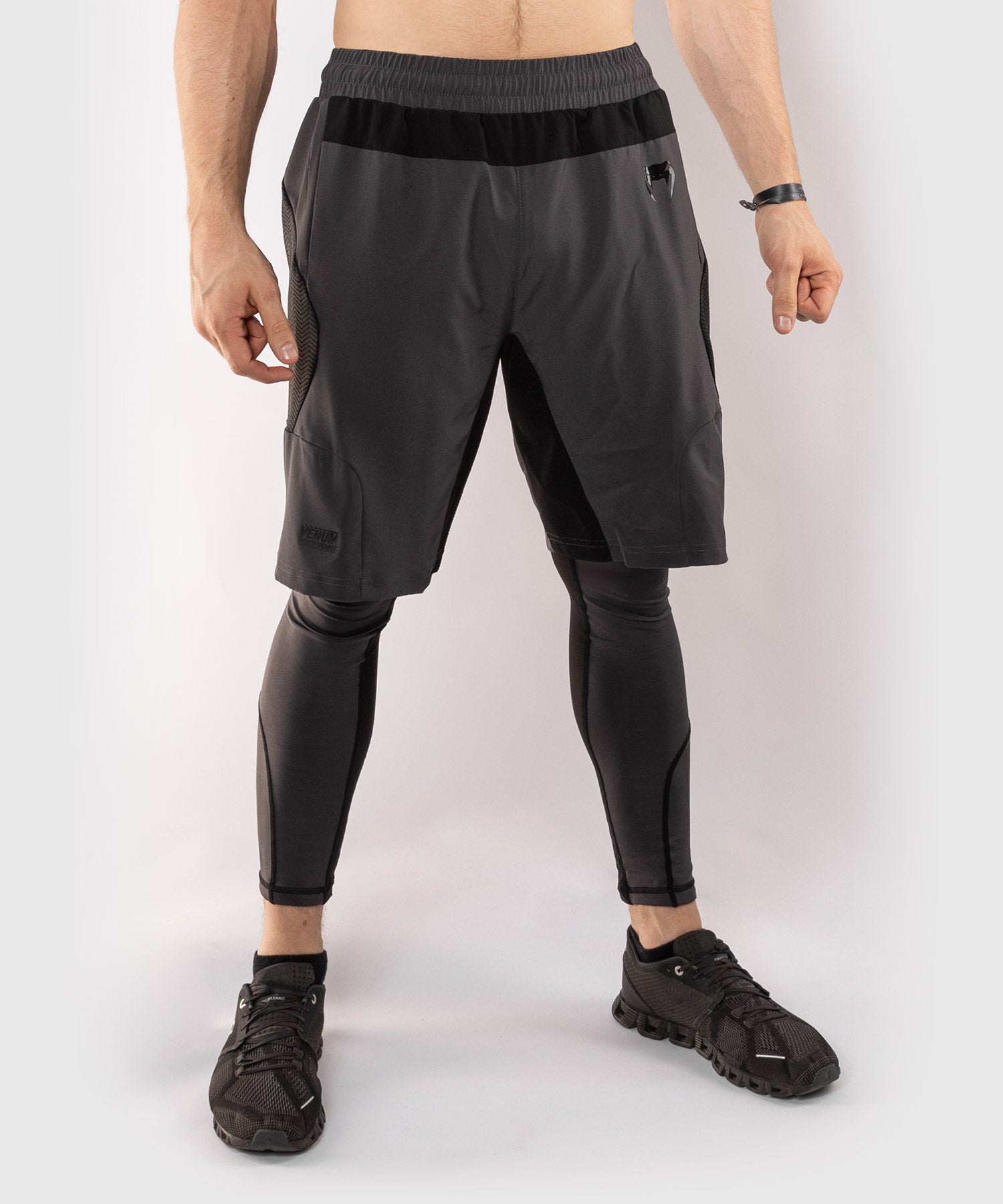 venum-g-fit-trainings-shorts-grau-schwarz image 1