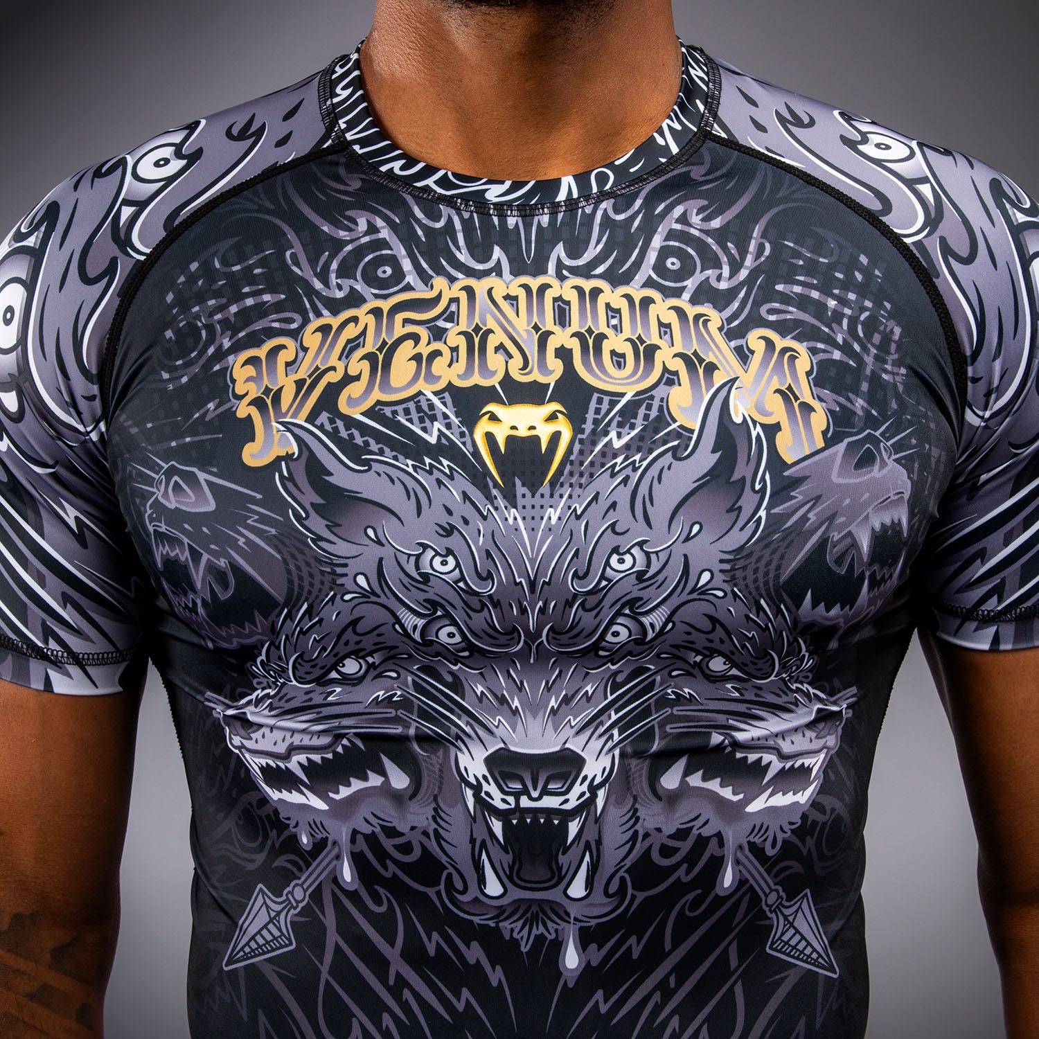 venum-wolf-atak-kurzarm-rashguard-herren-schwarz-grau image 4