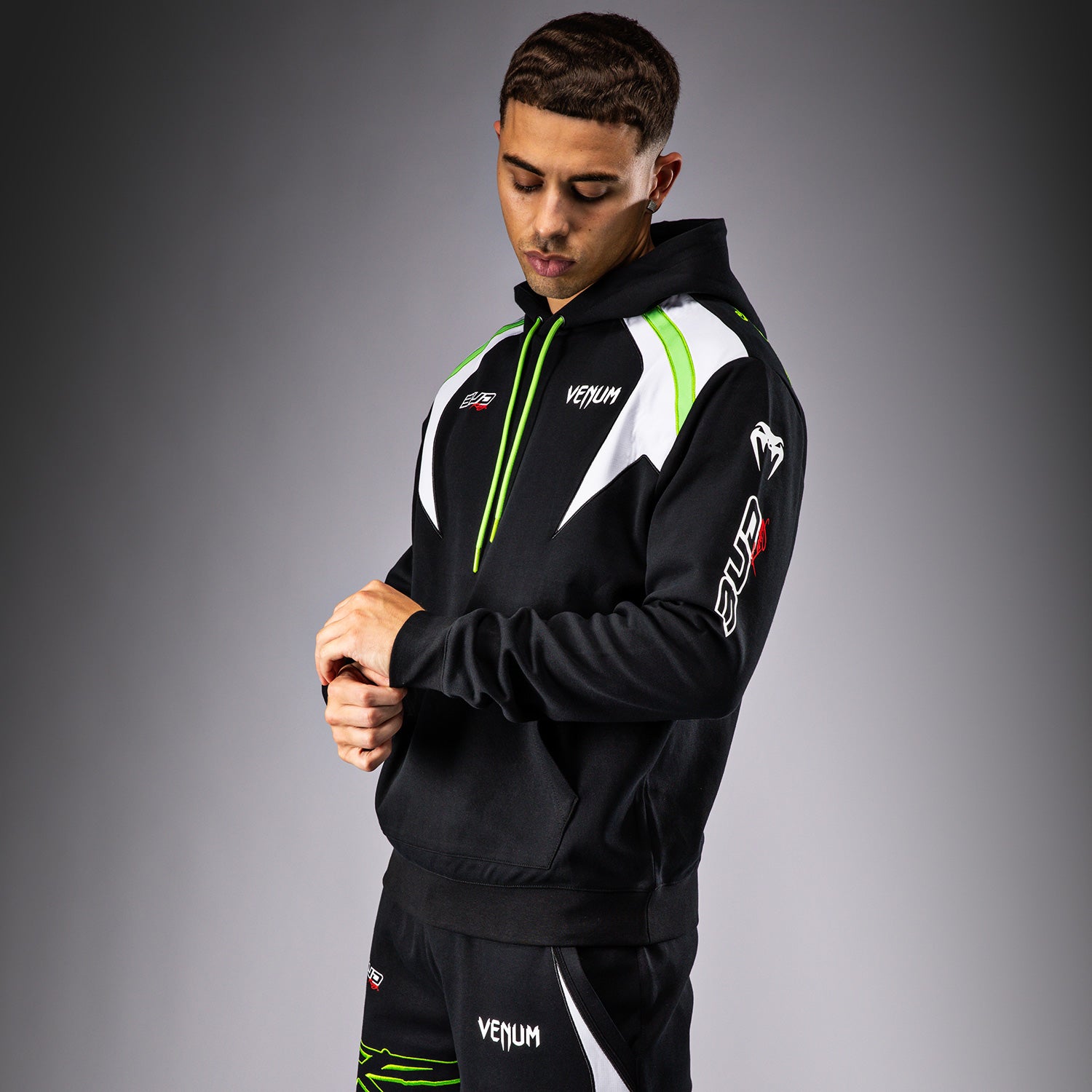 venum-x-bud-racing-hoodie-herren-schwarz-wei-limettengr-n image 2