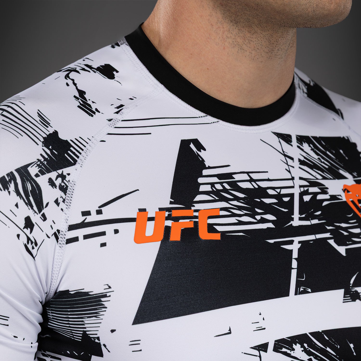 ufc-zenith-by-venum-authentic-fight-week-rashguard-kurzarm-herren-wei image 4