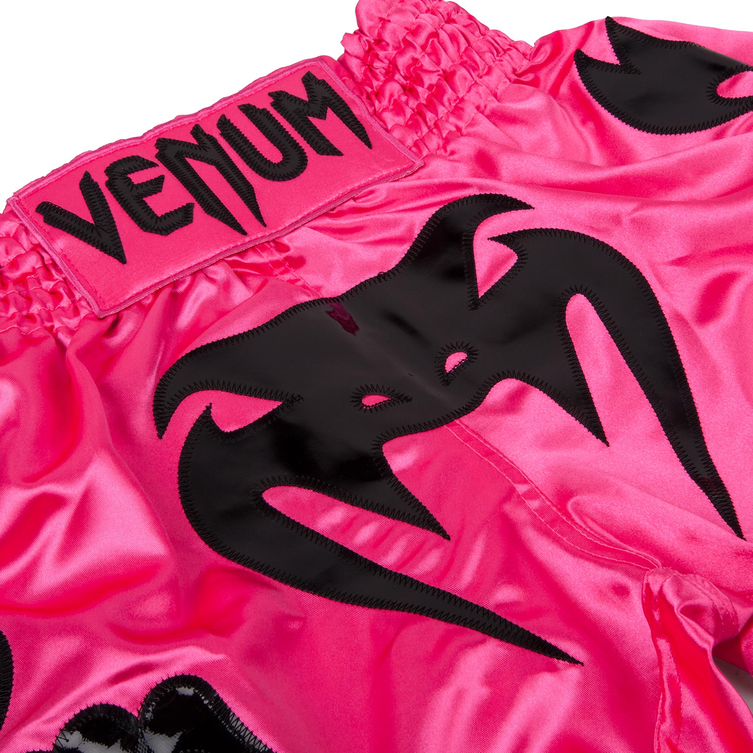 venum-bangkok-inferno-muay-thai-shorts-rosa-schwarz image 3