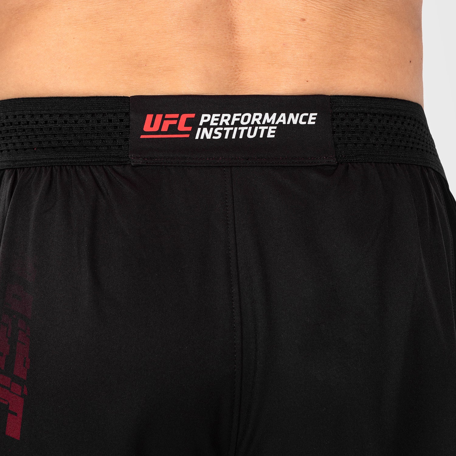 ufc-venum-performance-institute-2-0-herren-performance-short-schwarz-rot image 7