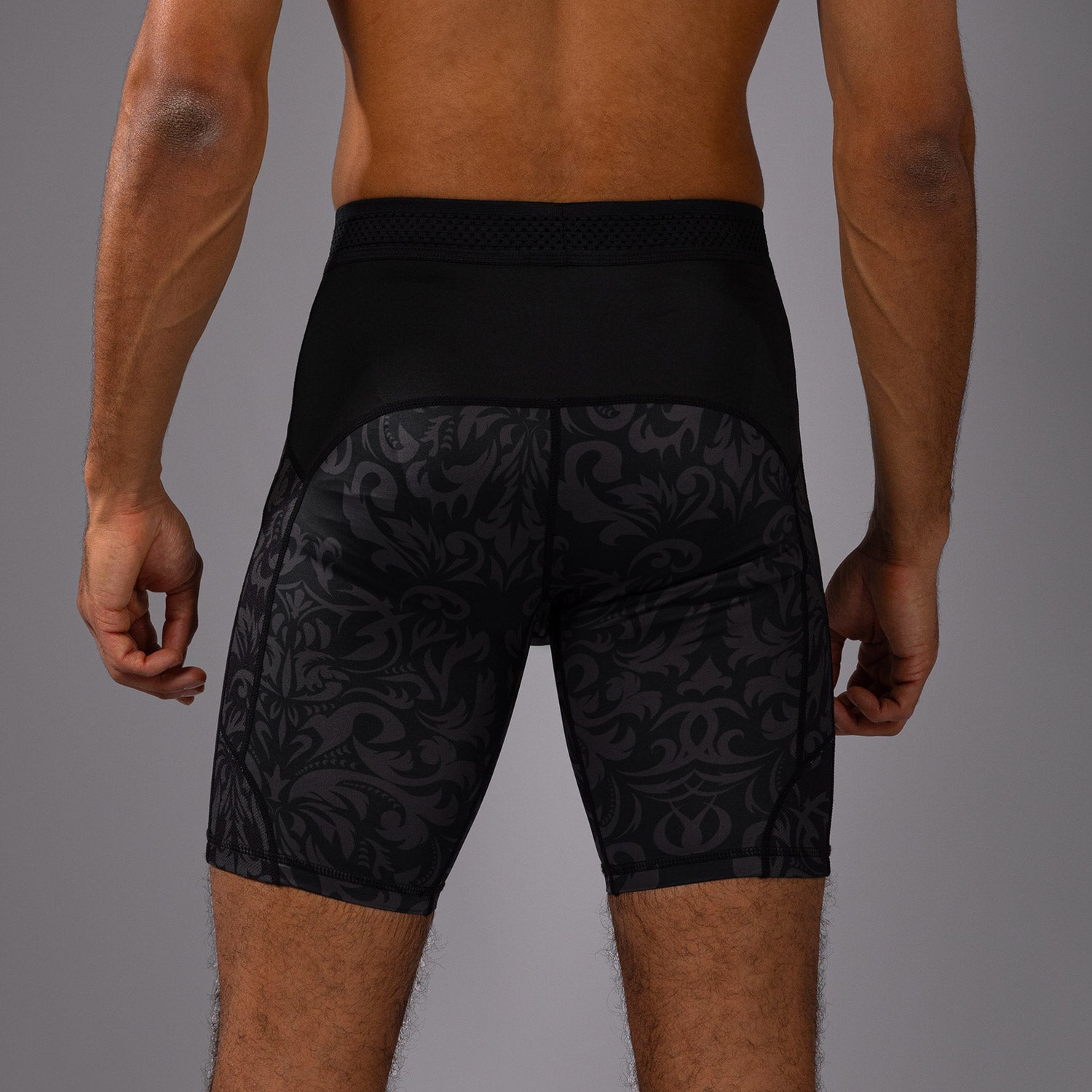 venum-x-topuria-unmatched-edition-vale-tudo-shorts-schwarz-gold image 6