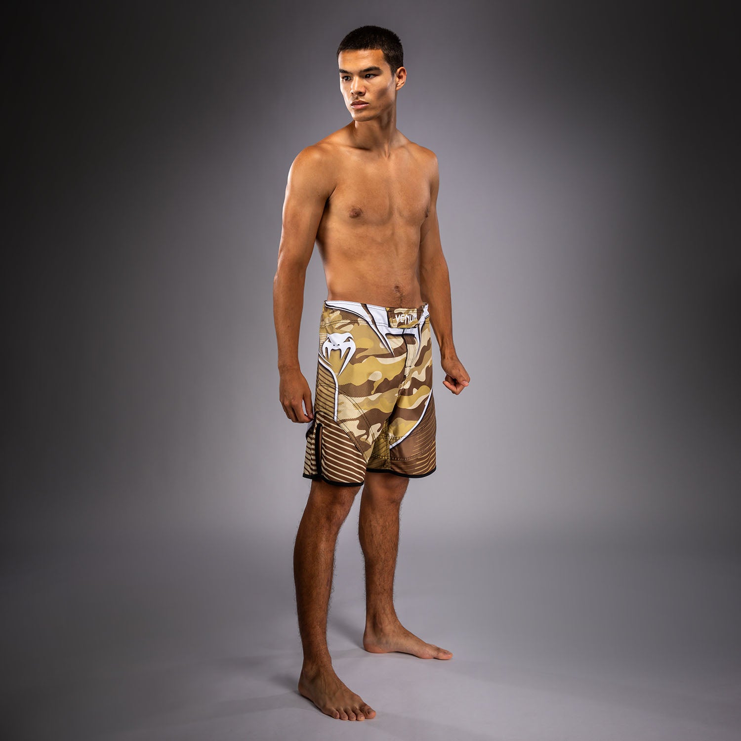 venum-camo-hero-fightshorts-hellbeige-braun image 3