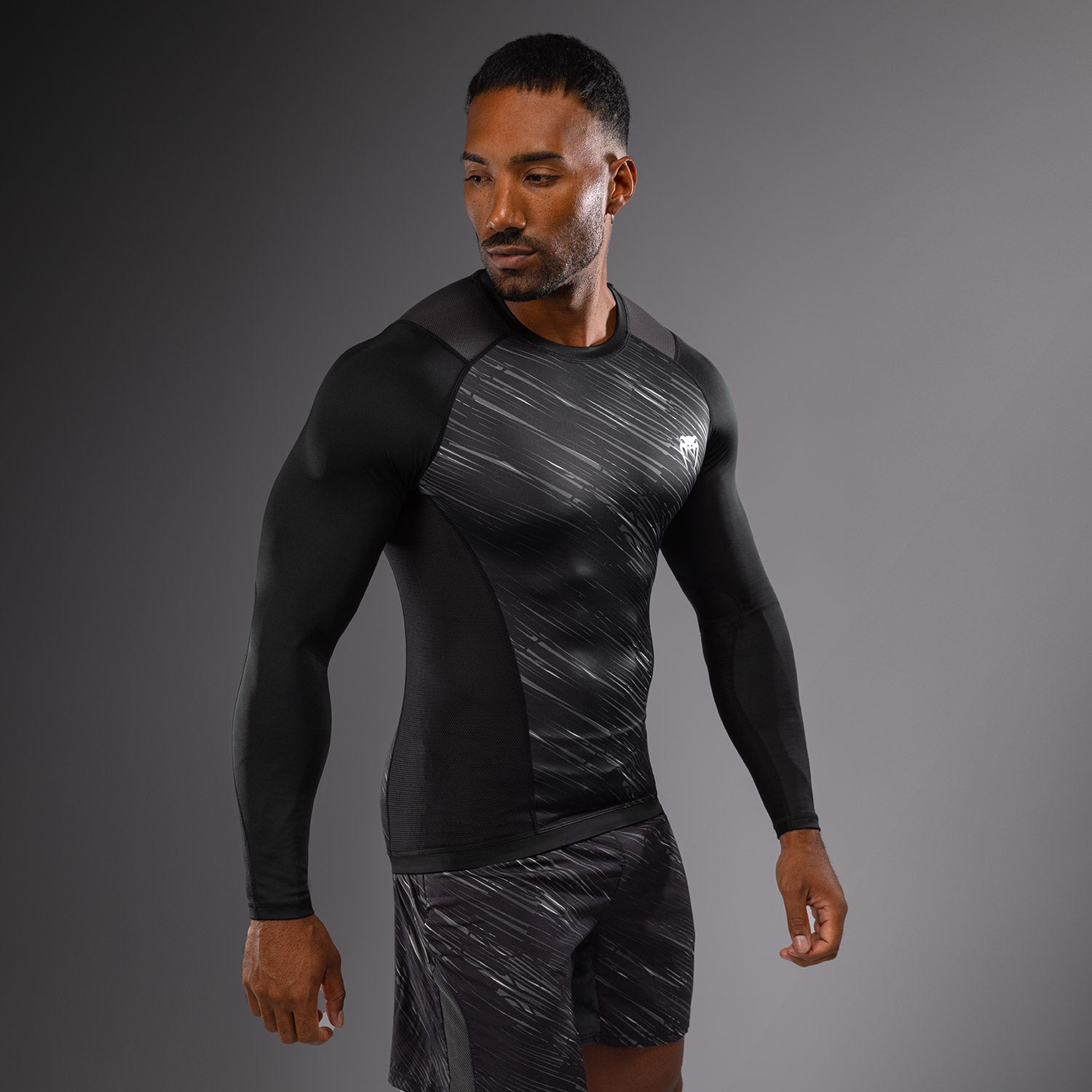 venum-rapid-langarm-rashguard-schwarz-sturmgrau image 5