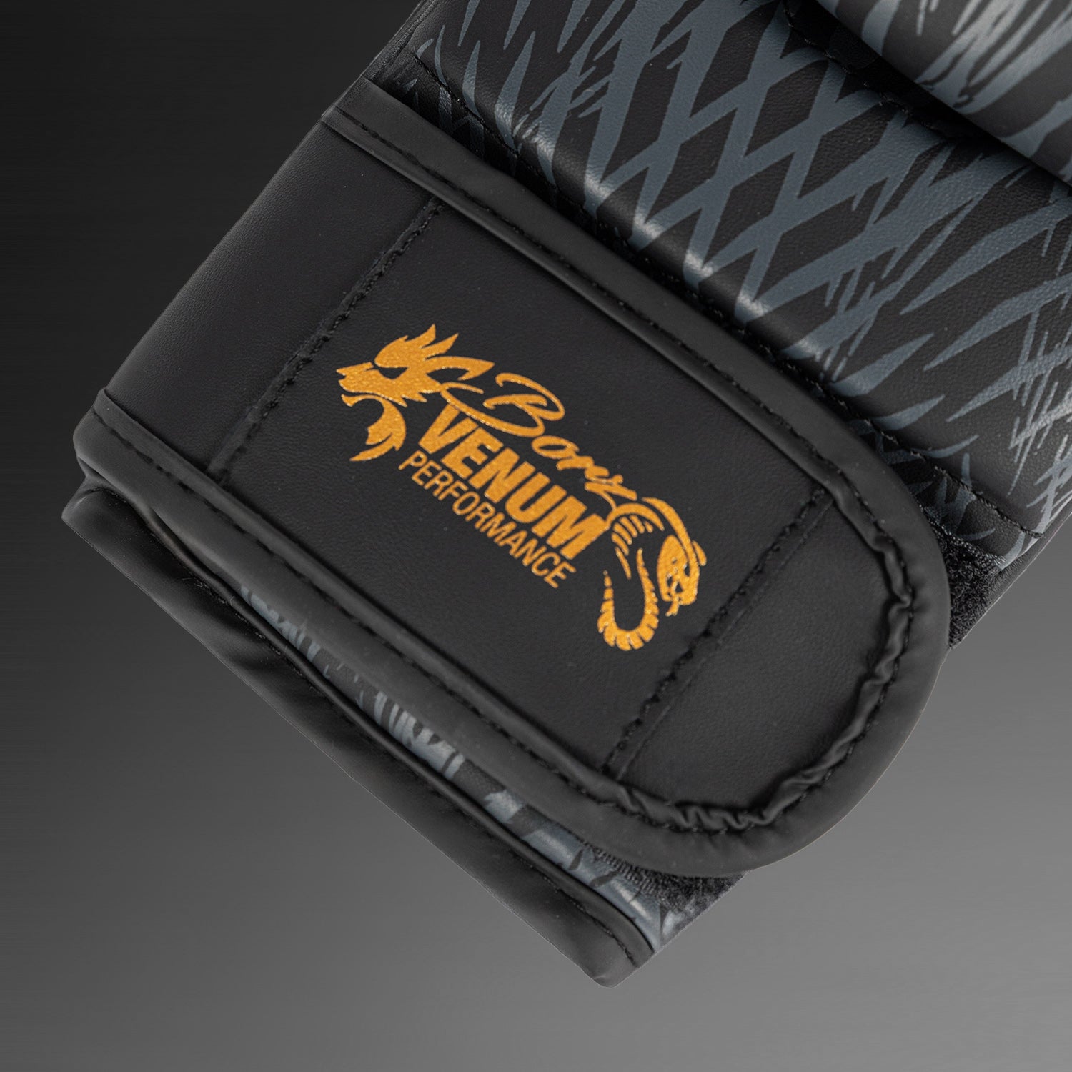 venum-x-chimaev-sparringhandschuhe-schwarz-gold image 5