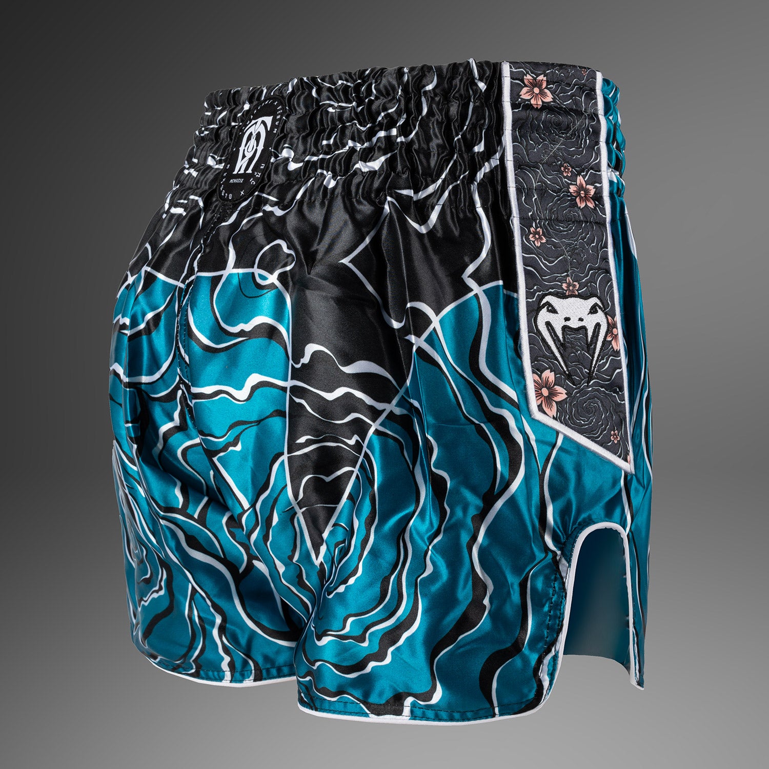 venum-x-tawanchay-muay-thai-shorts-blau-wei image 3