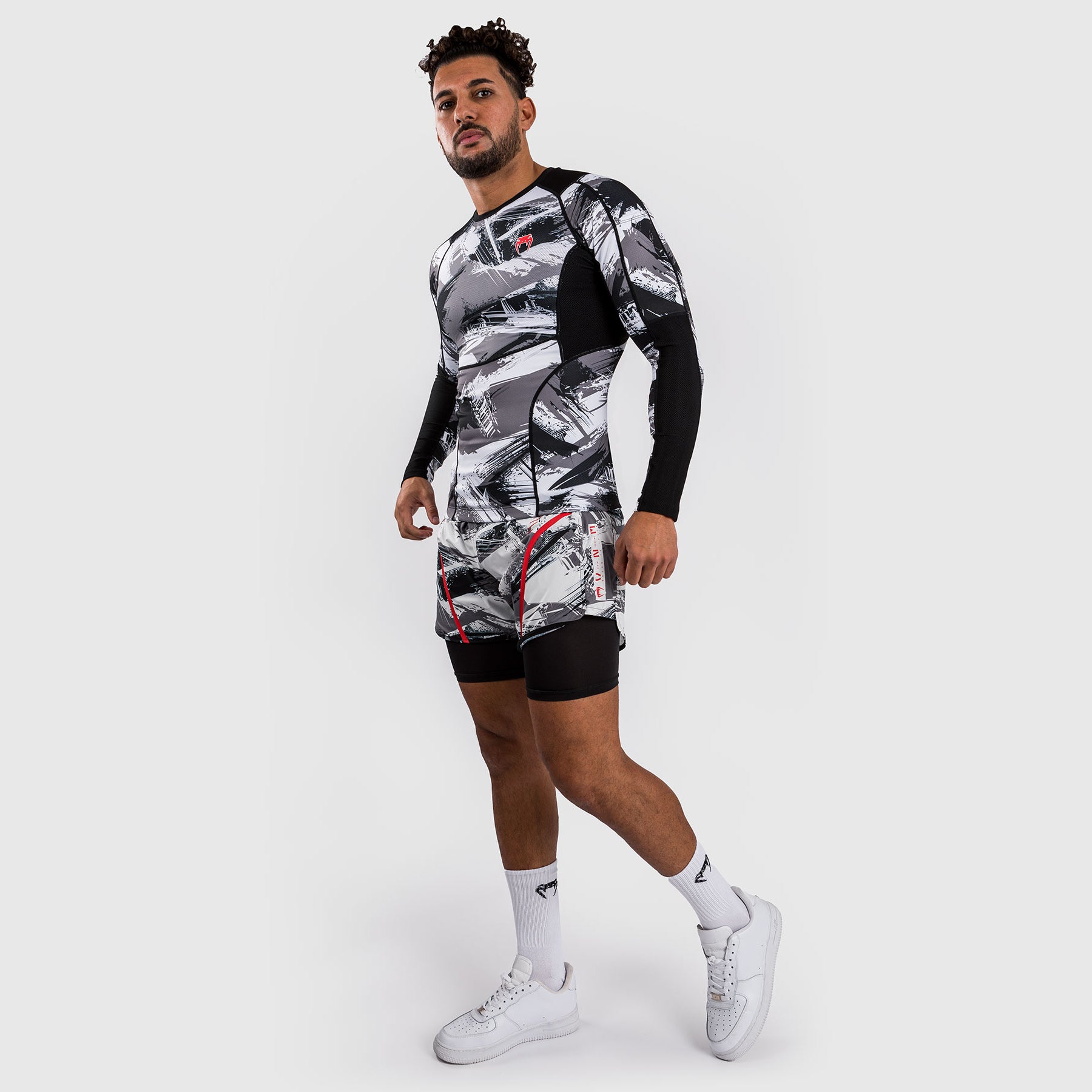 venum-electron-3-0-rashguard-langarm-herren-grau-rot image 3