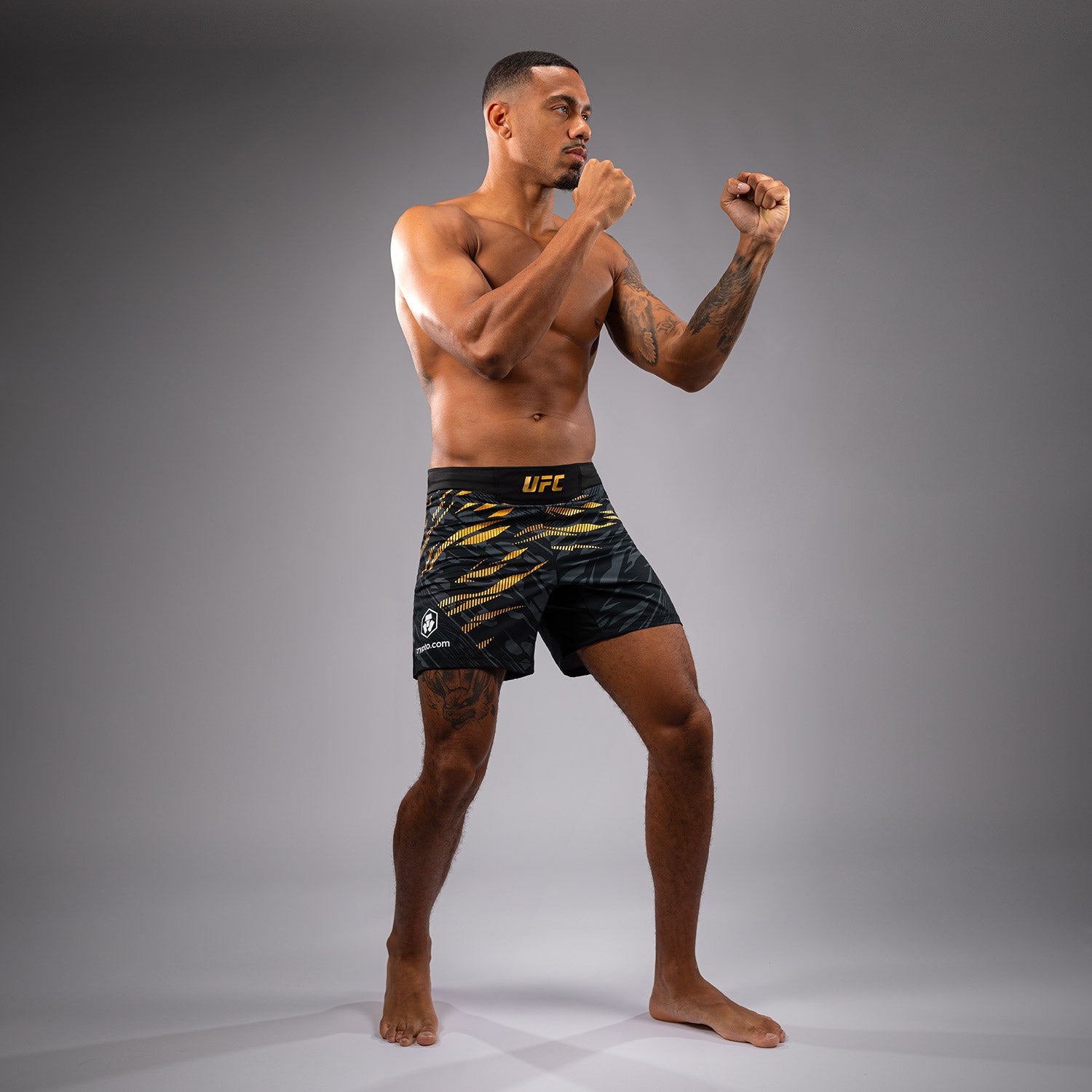 ufc-fusion-by-venum-authentic-fight-night-fight-short-champion-schwarz-gold image 4