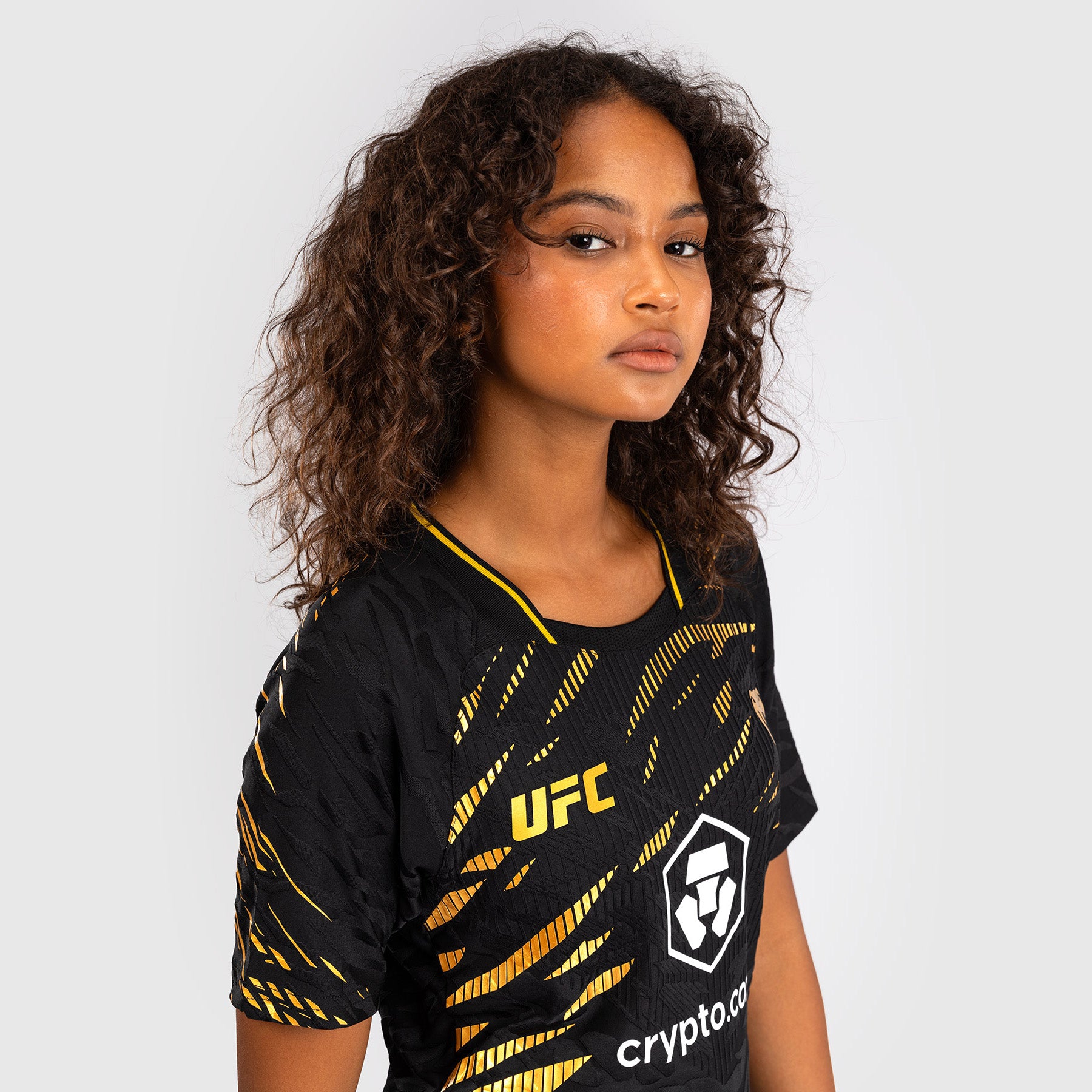 venum-ufc-fusion-authentic-fight-night-damen-walkout-jersey-champion-gold image 2
